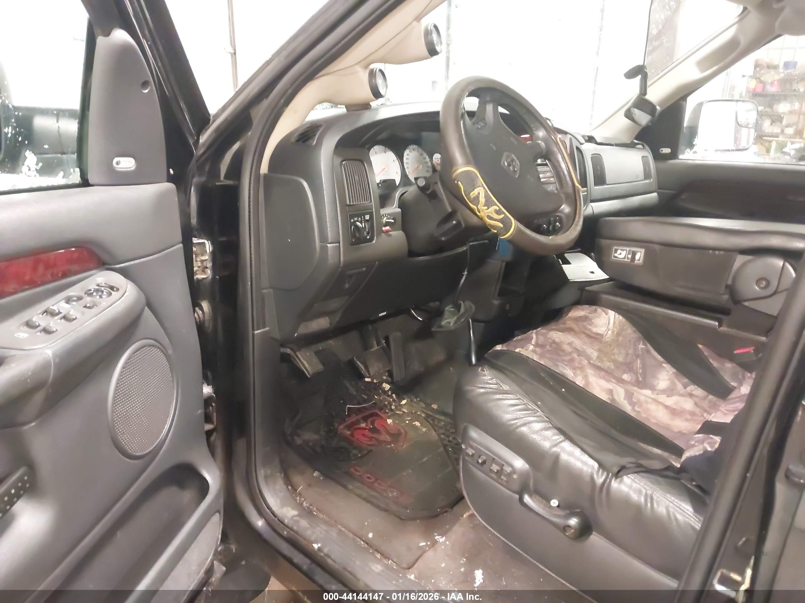 DODGE RAM image 7