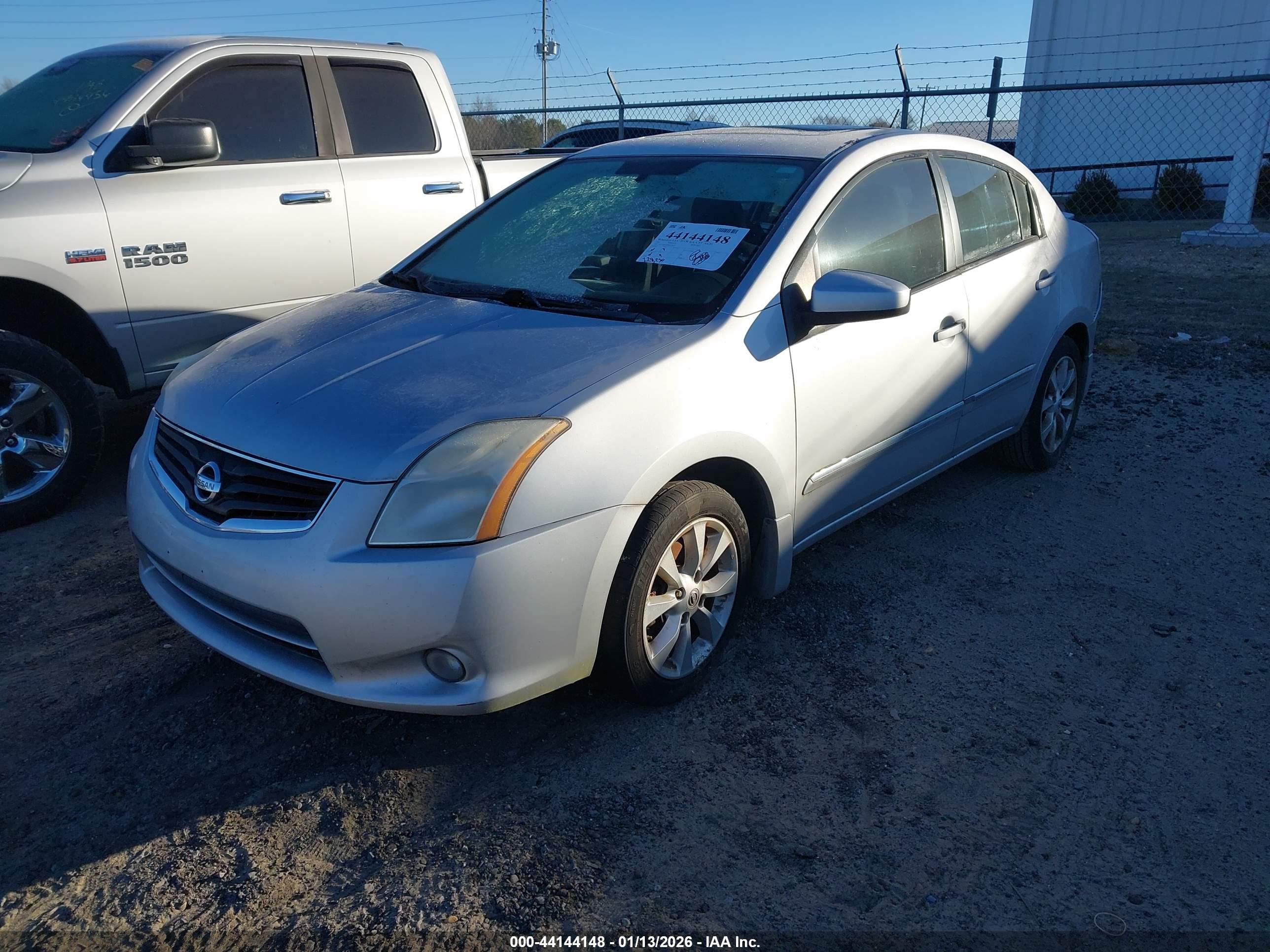 NISSAN SENTRA image 2