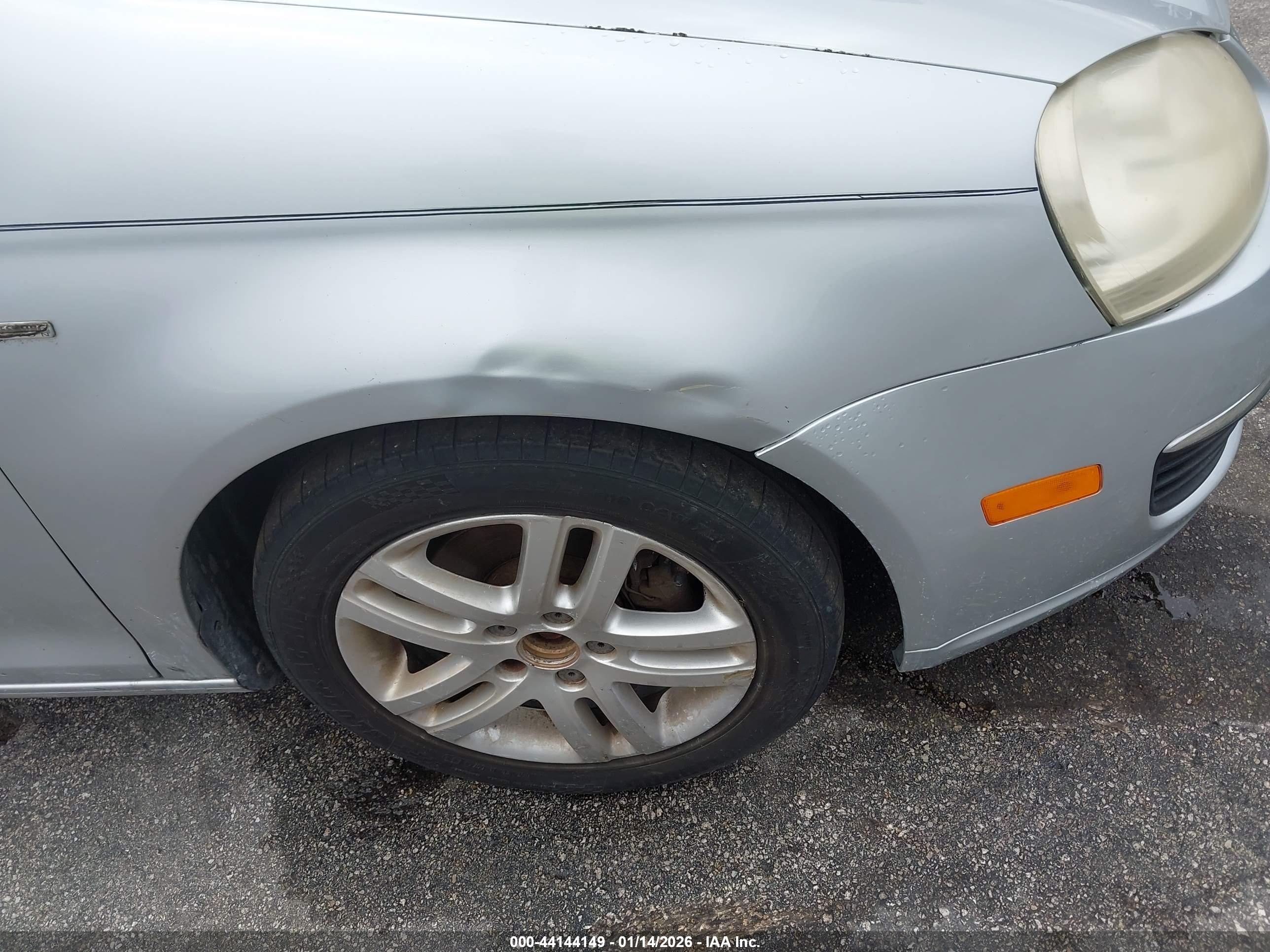 VOLKSWAGEN JETTA image 6