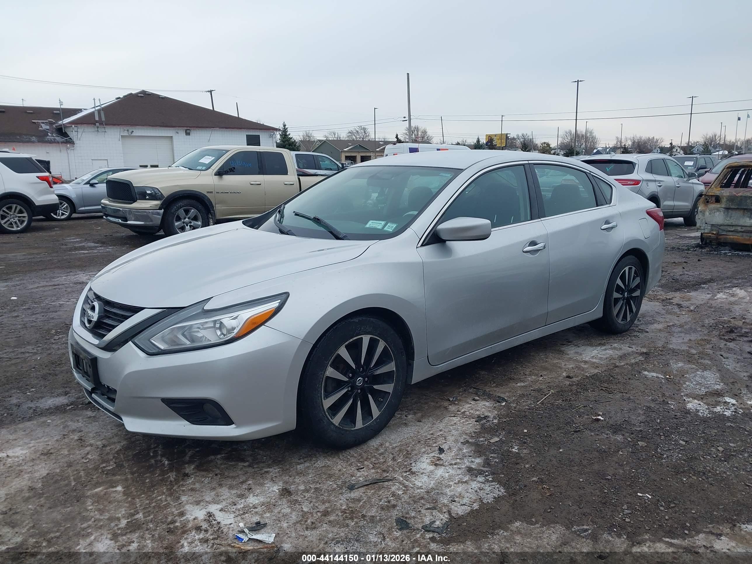 NISSAN ALTIMA image 2