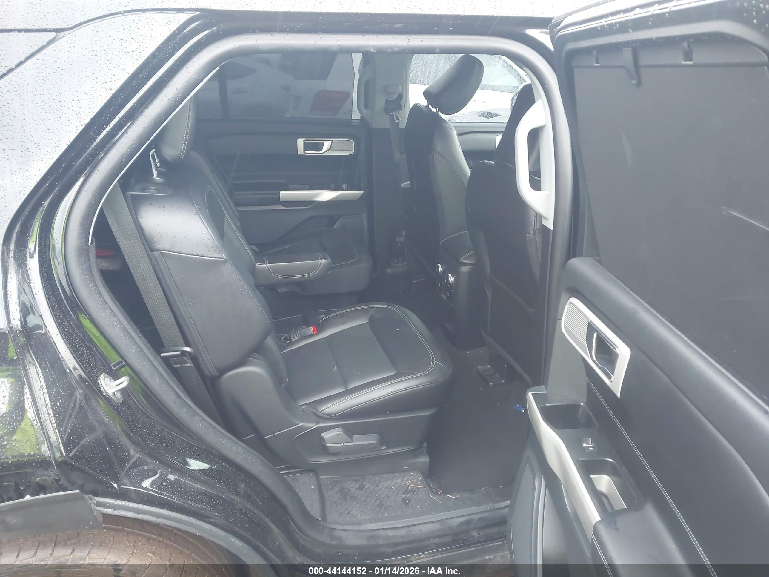 FORD EXPLORER image 8