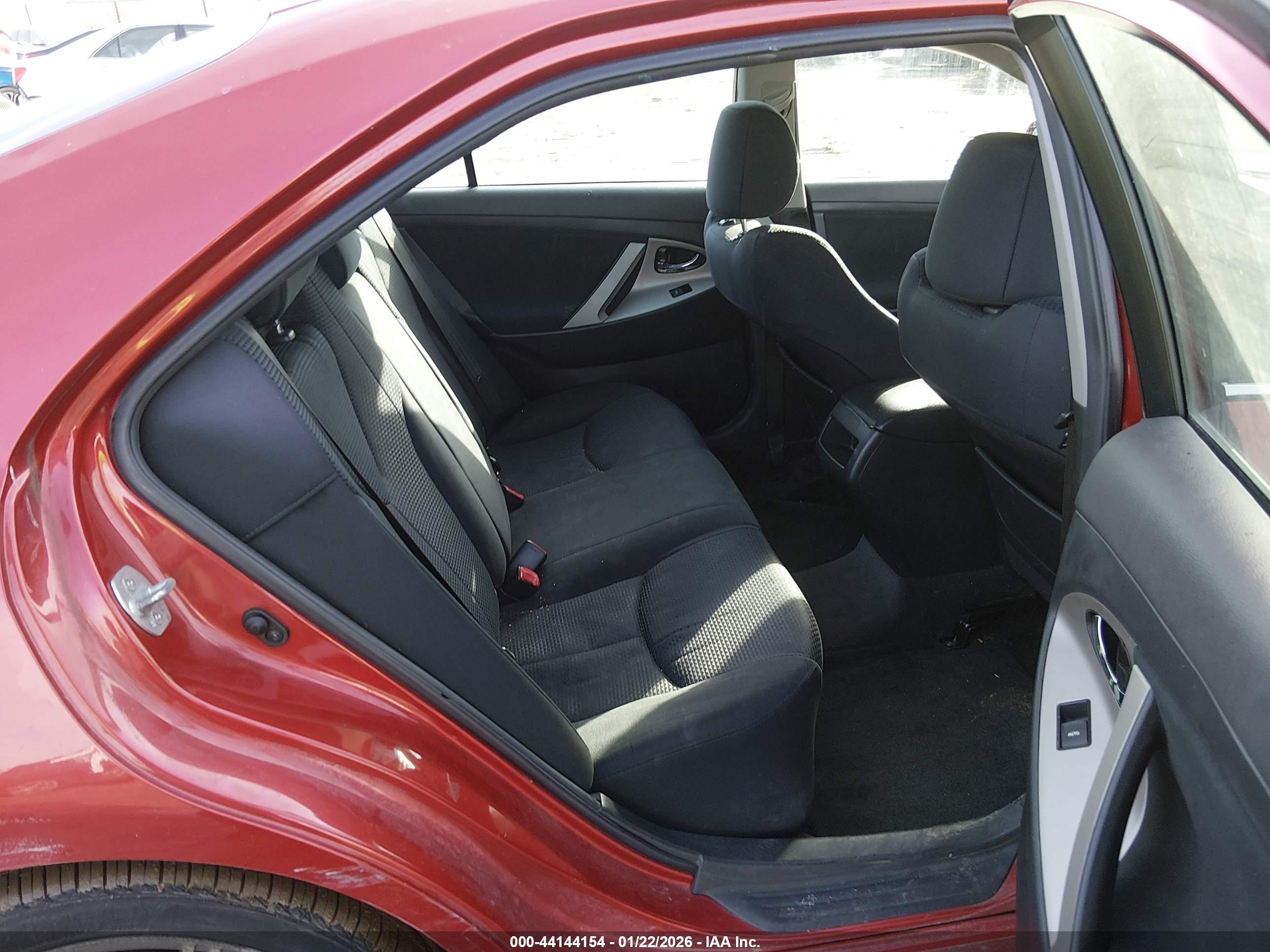 TOYOTA CAMRY image 8