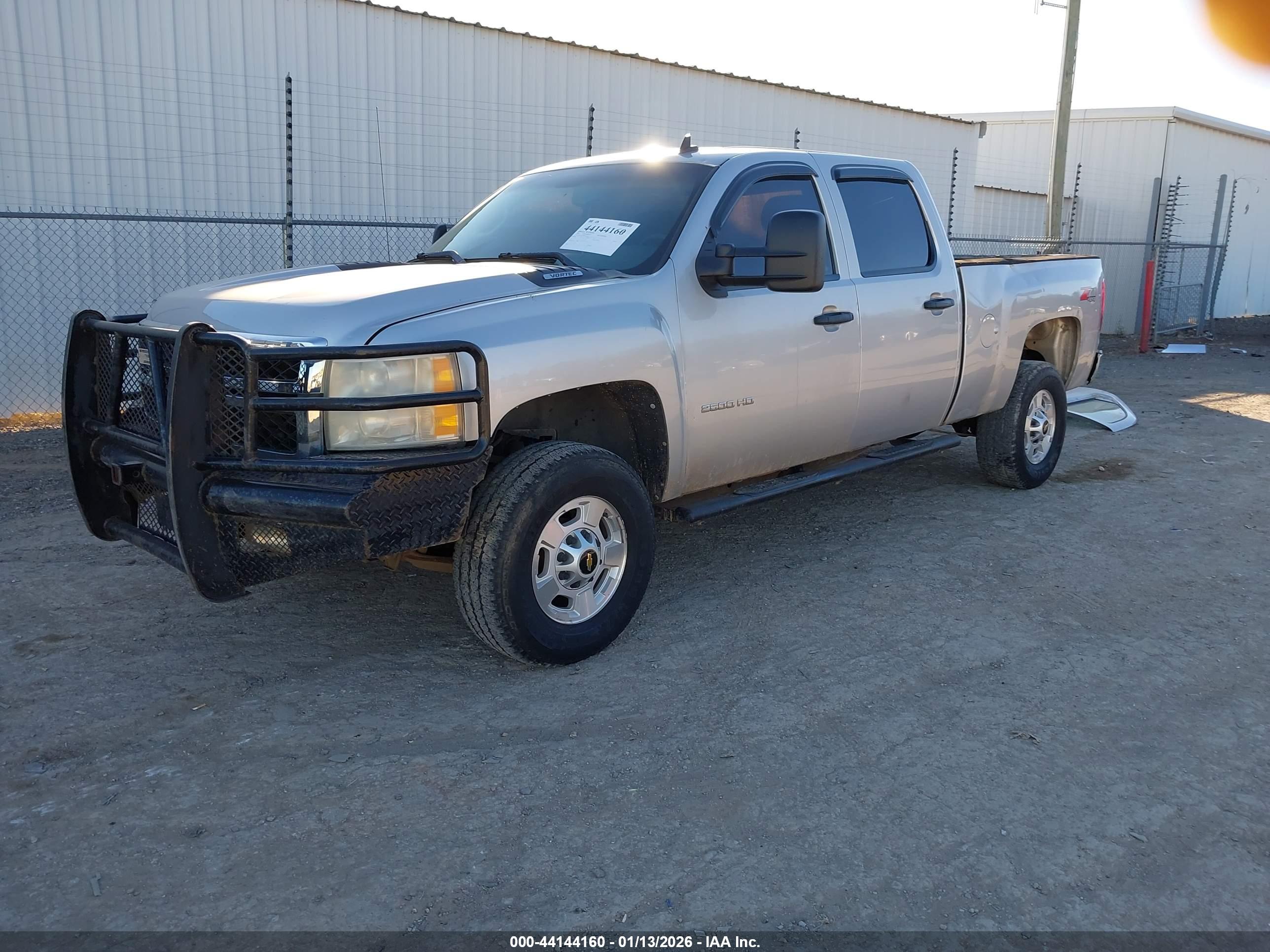 CHEVROLET SILVERADO image 2