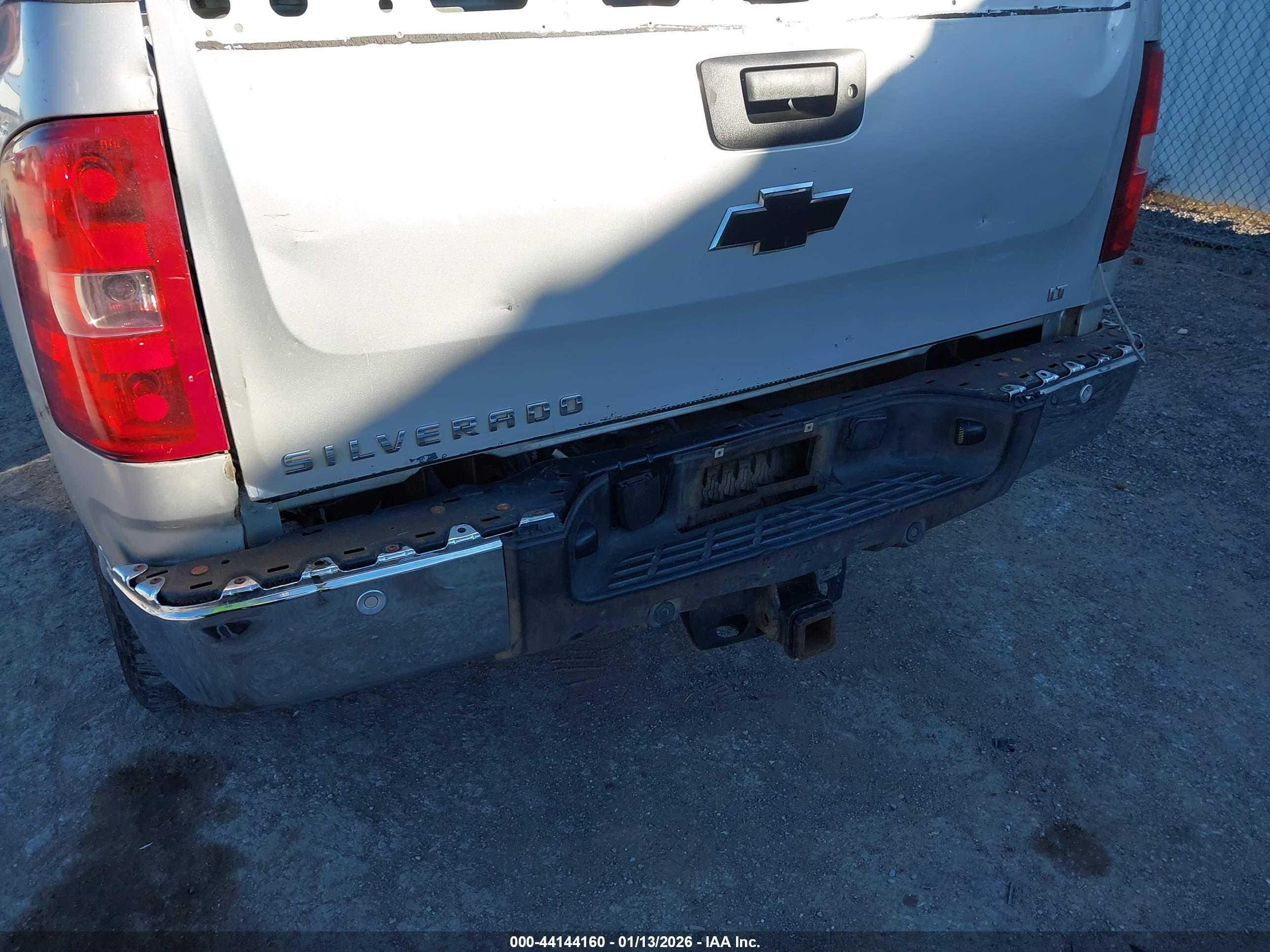 CHEVROLET SILVERADO image 6