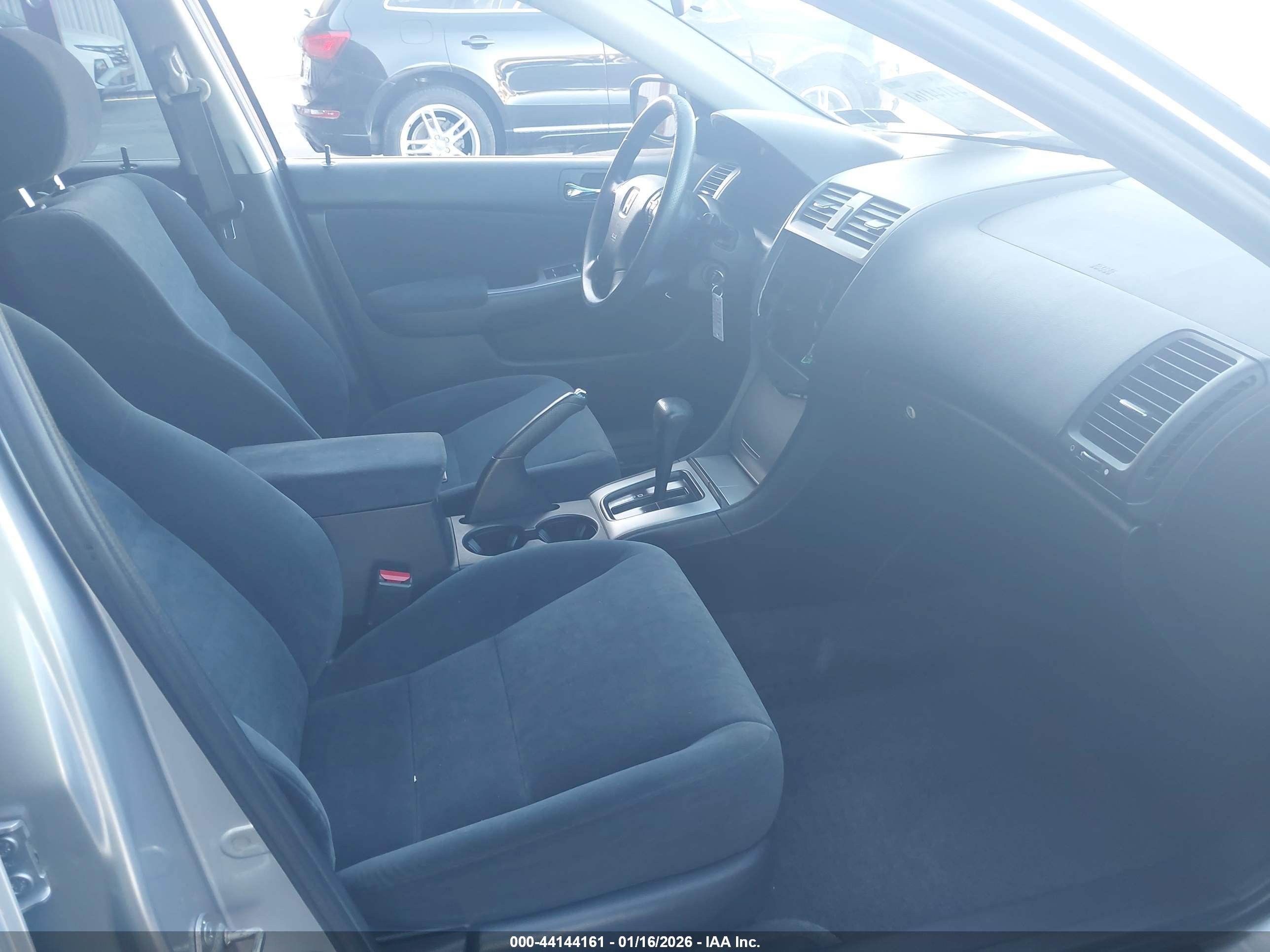 HONDA ACCORD image 5