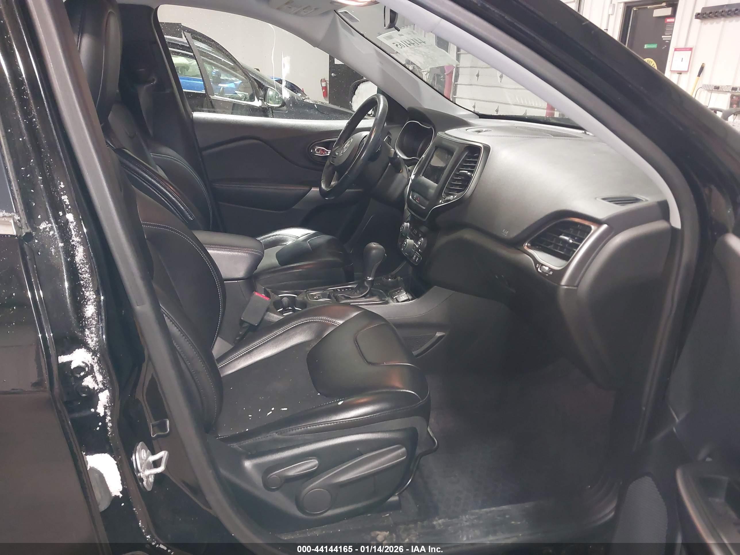 JEEP CHEROKEE image 5