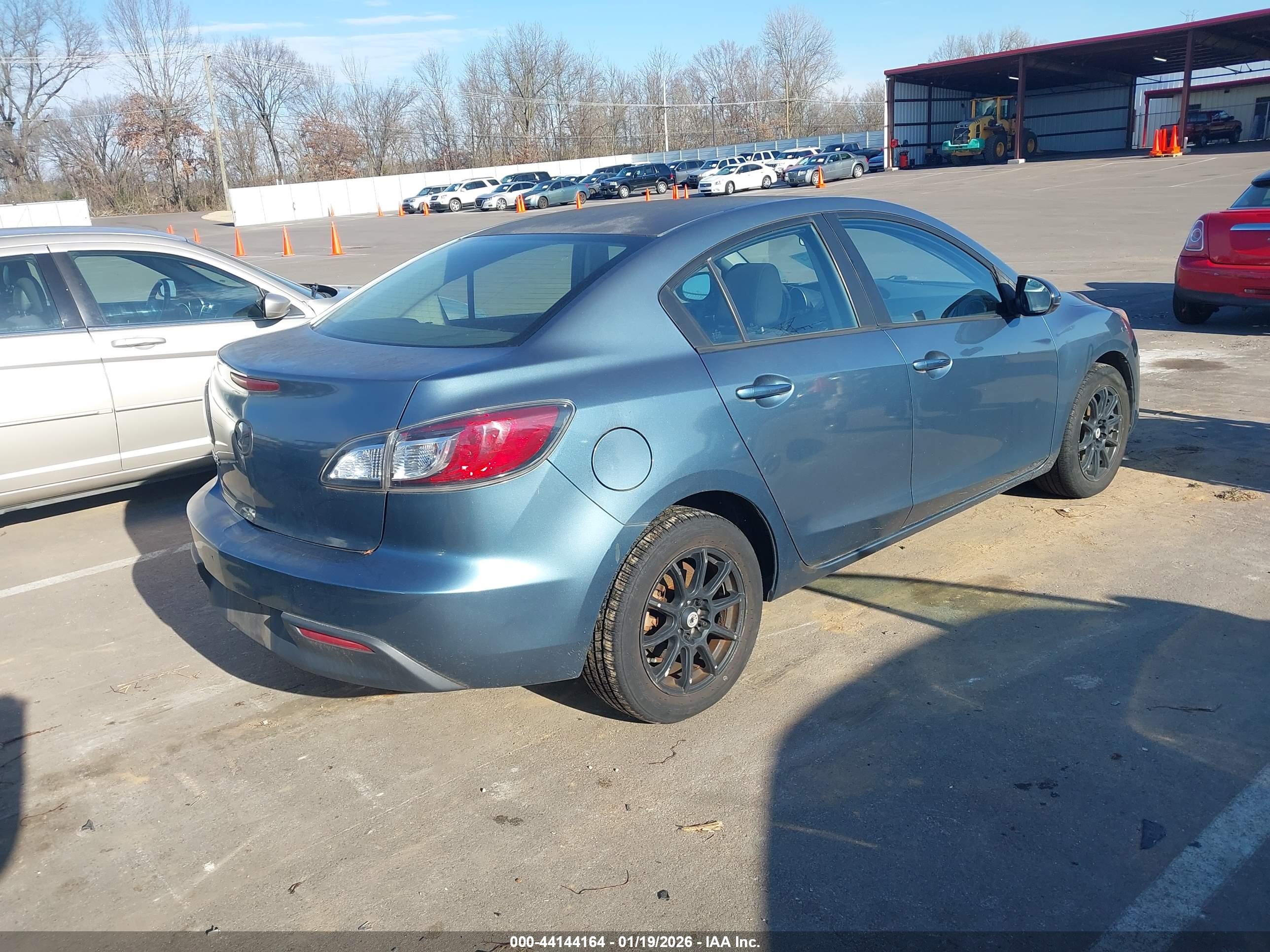 MAZDA MAZDA3 image 4