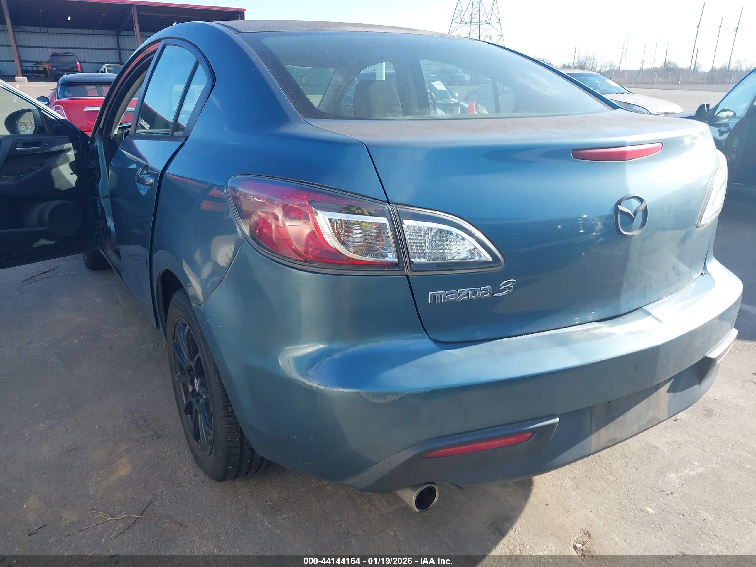 MAZDA MAZDA3 image 6