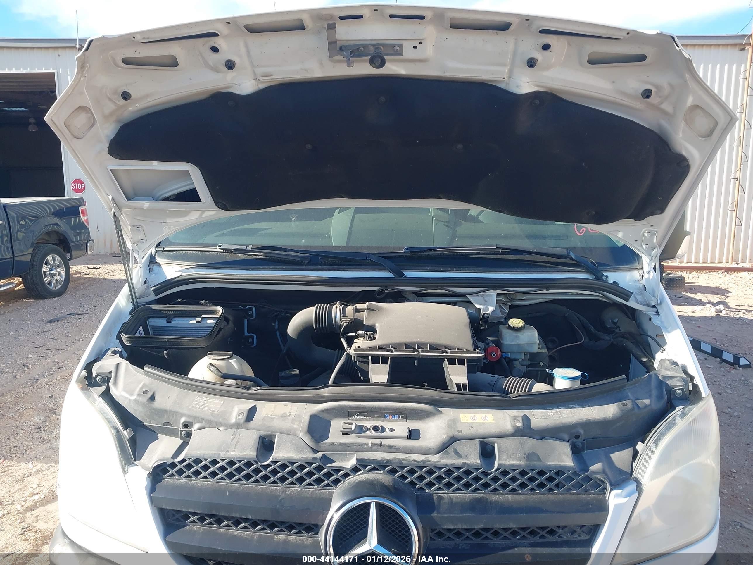 MERCEDES-BENZ SPRINTER image 10