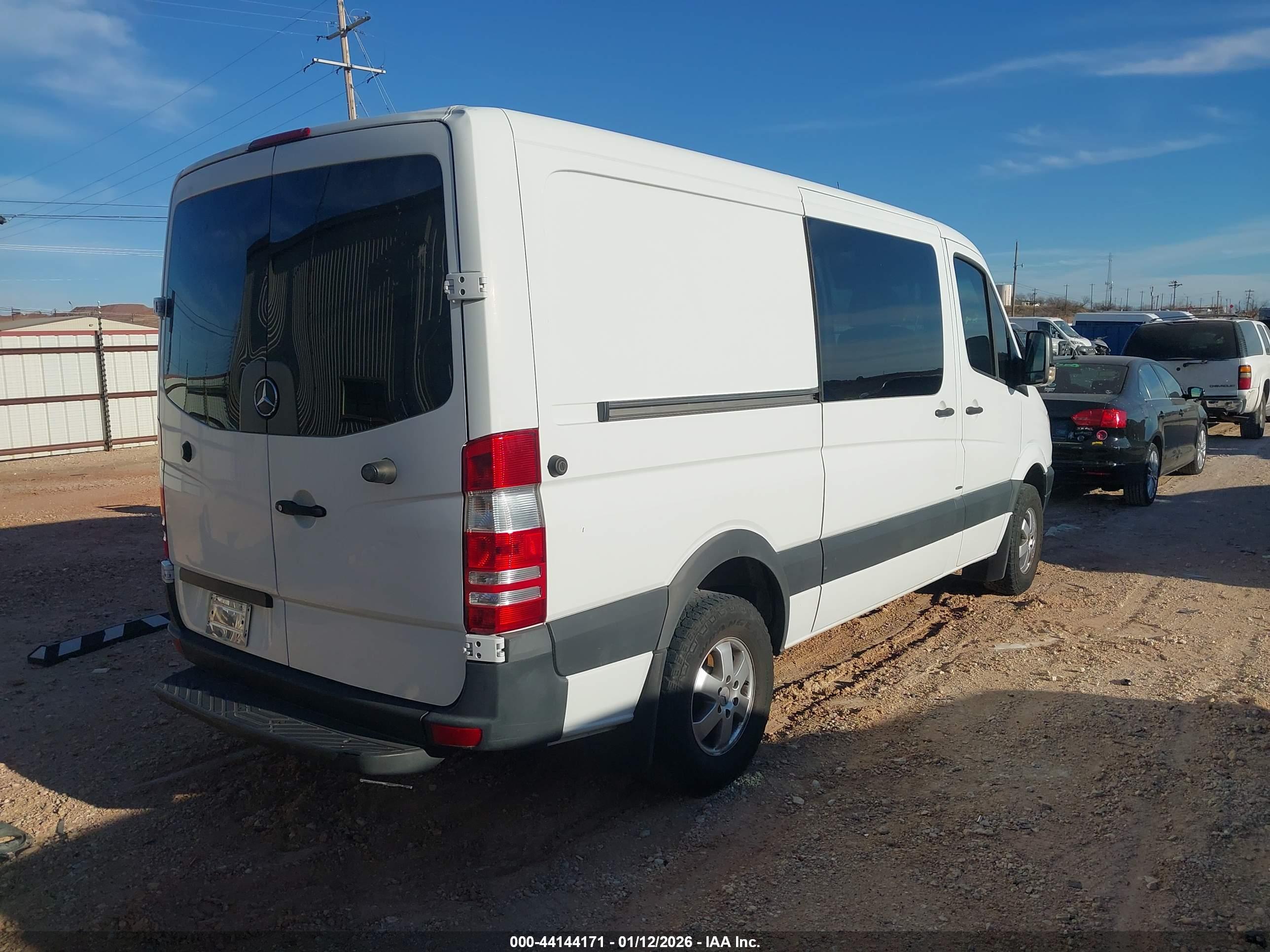 MERCEDES-BENZ SPRINTER image 4