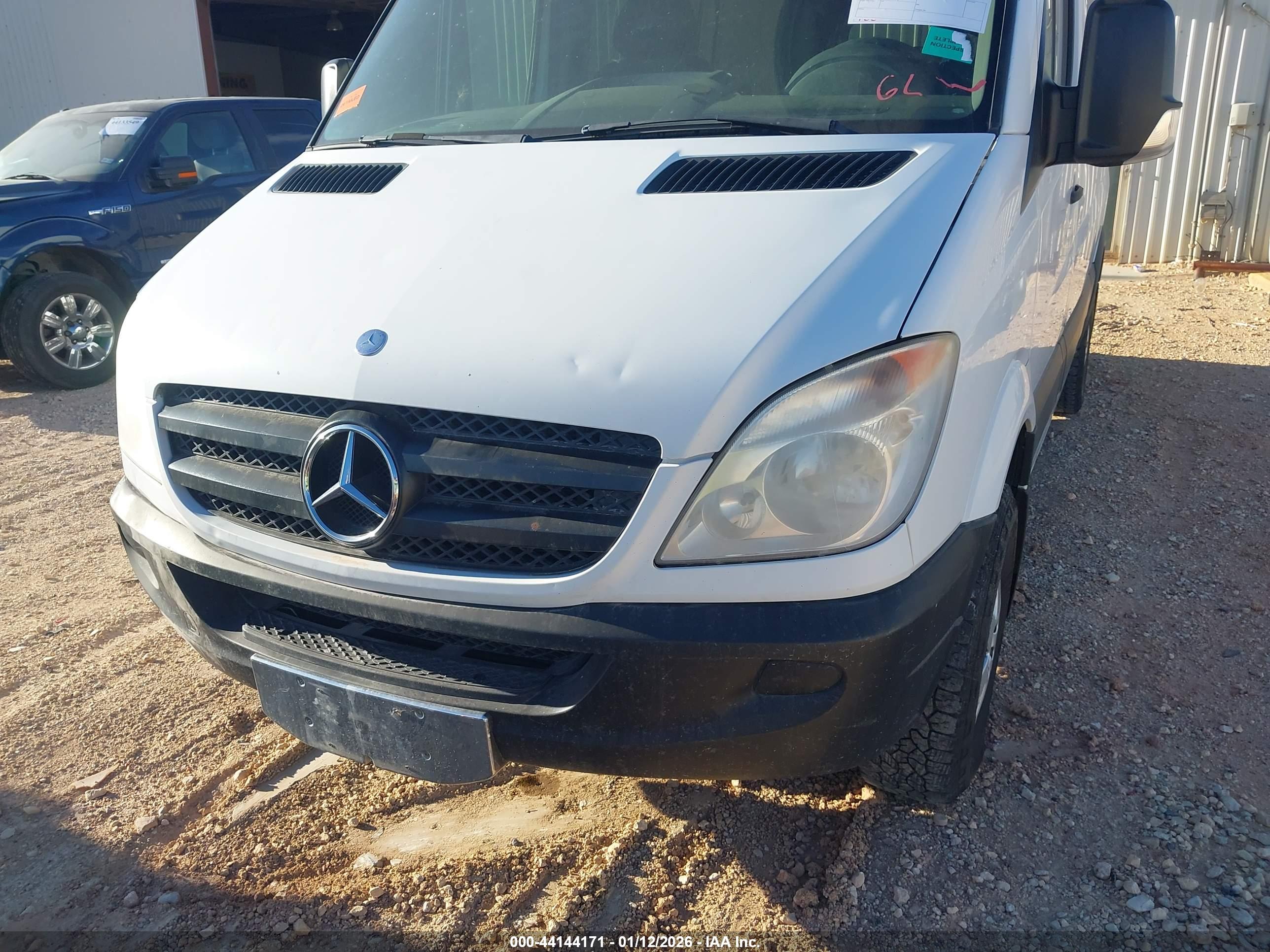 MERCEDES-BENZ SPRINTER image 6