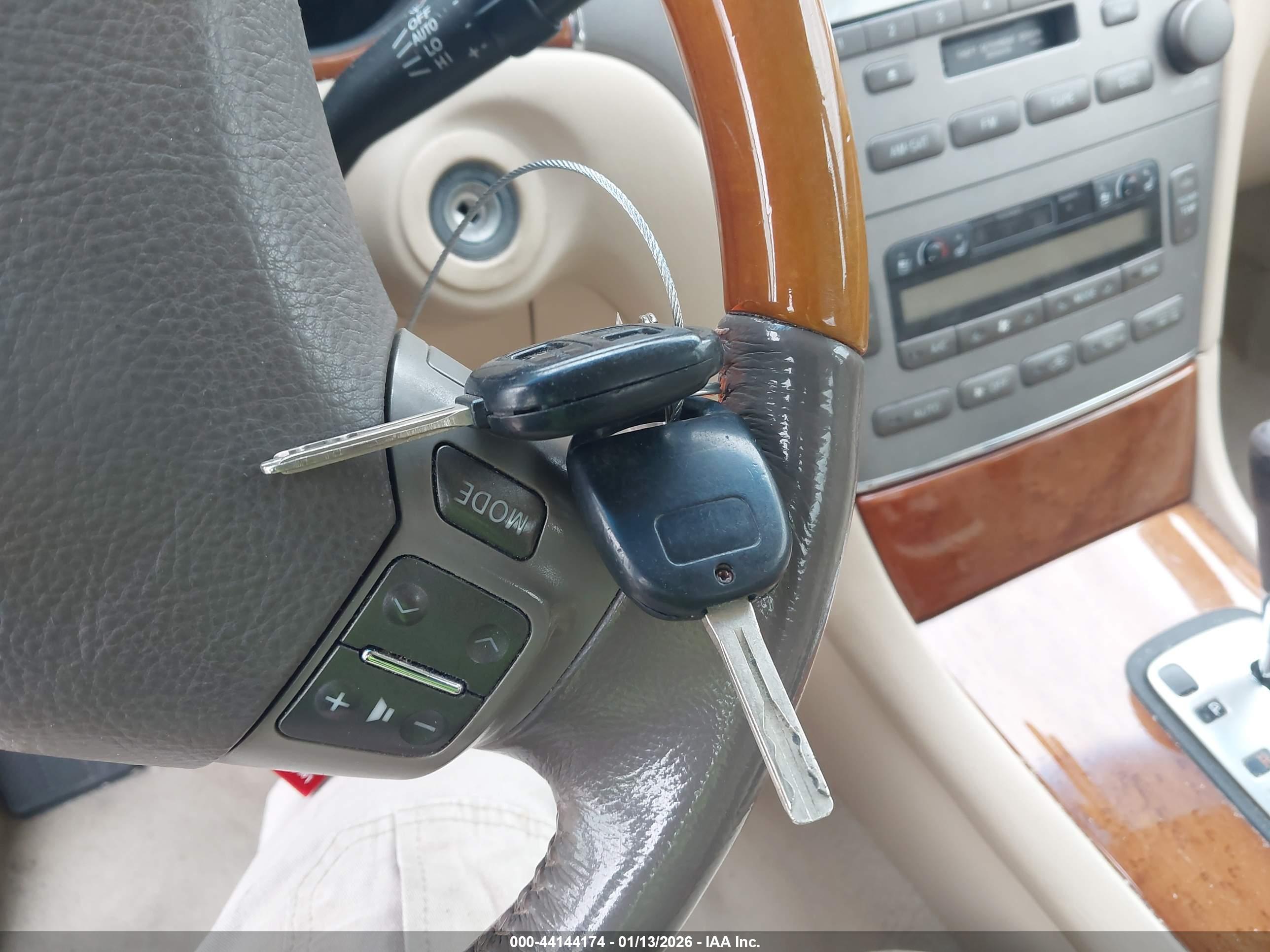 LEXUS ES image 11