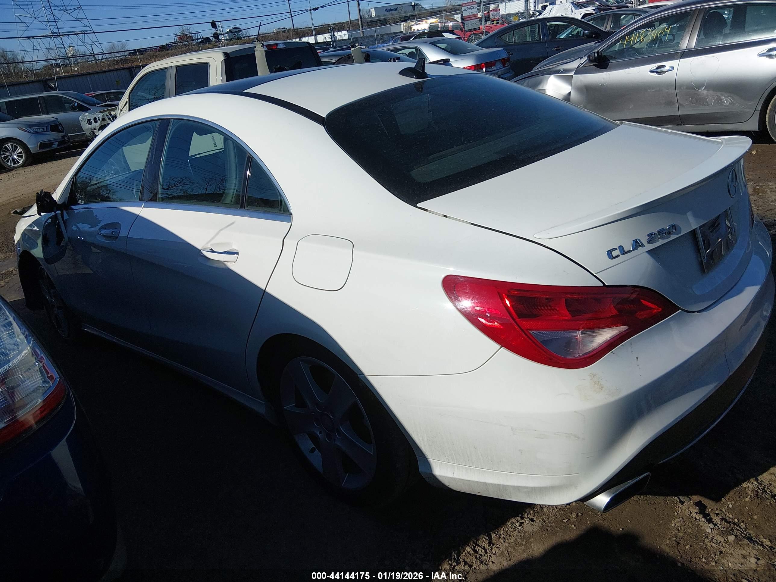 MERCEDES-BENZ CLA image 3