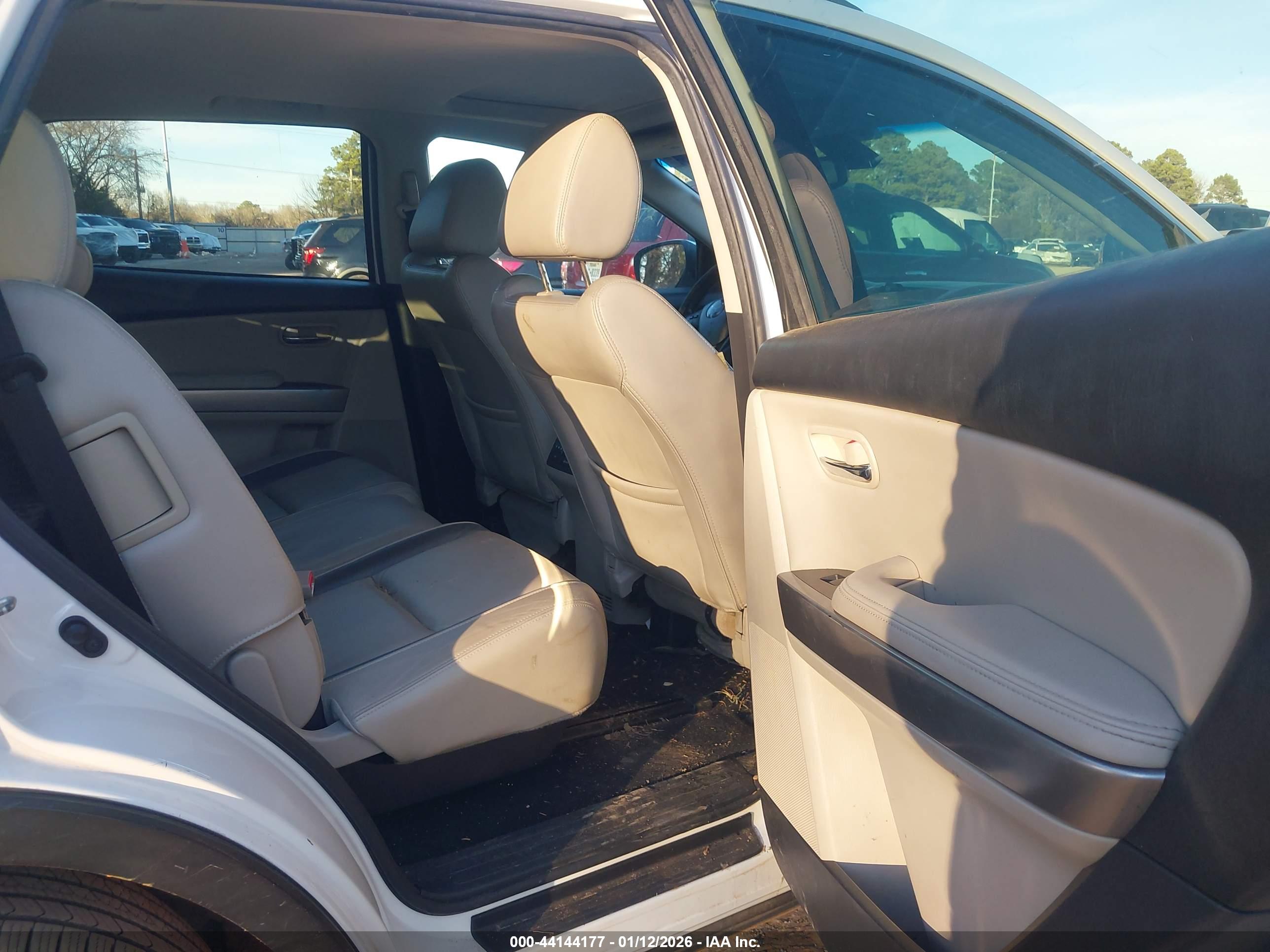 MAZDA CX-9 image 8