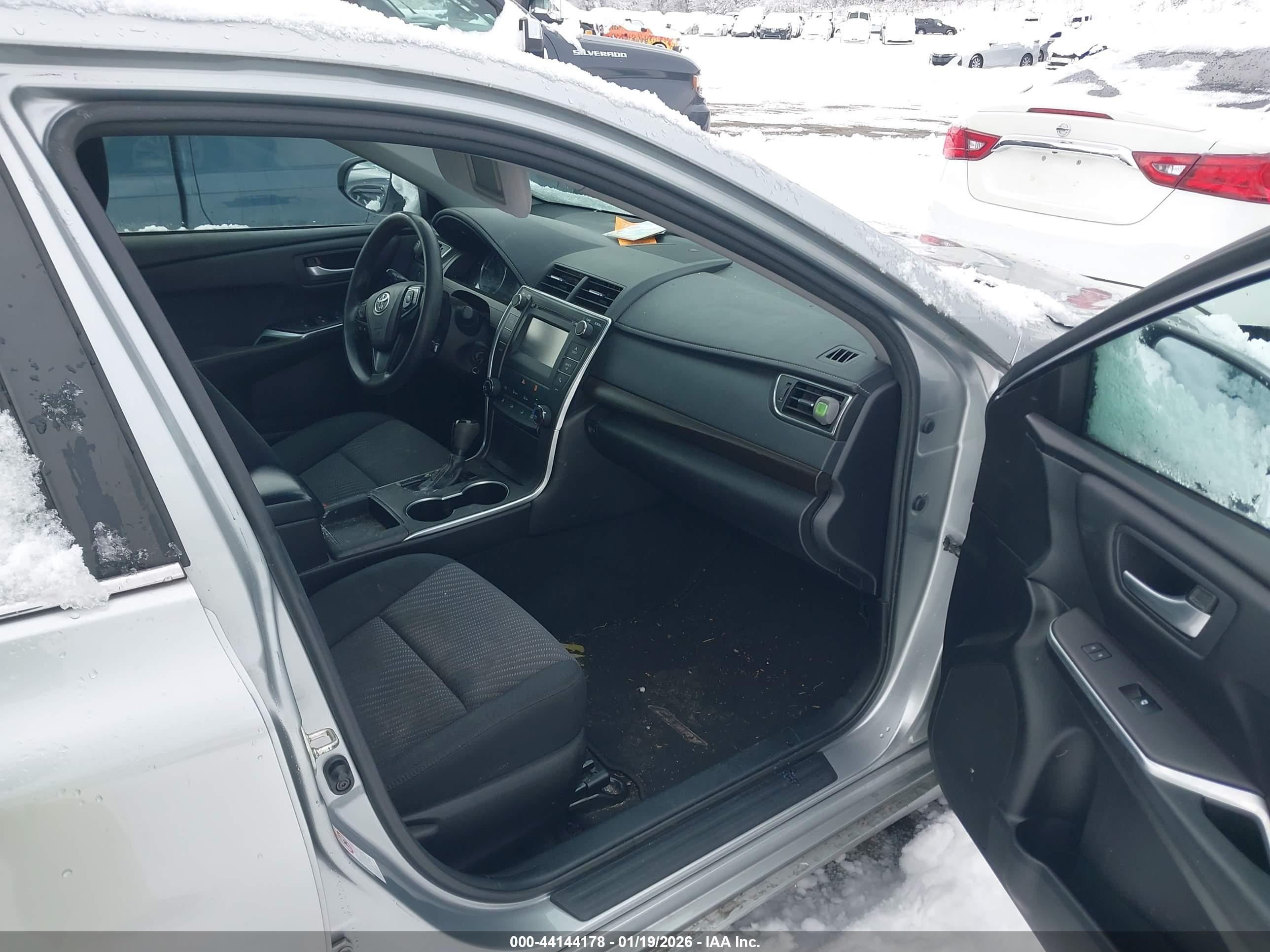 TOYOTA CAMRY image 5
