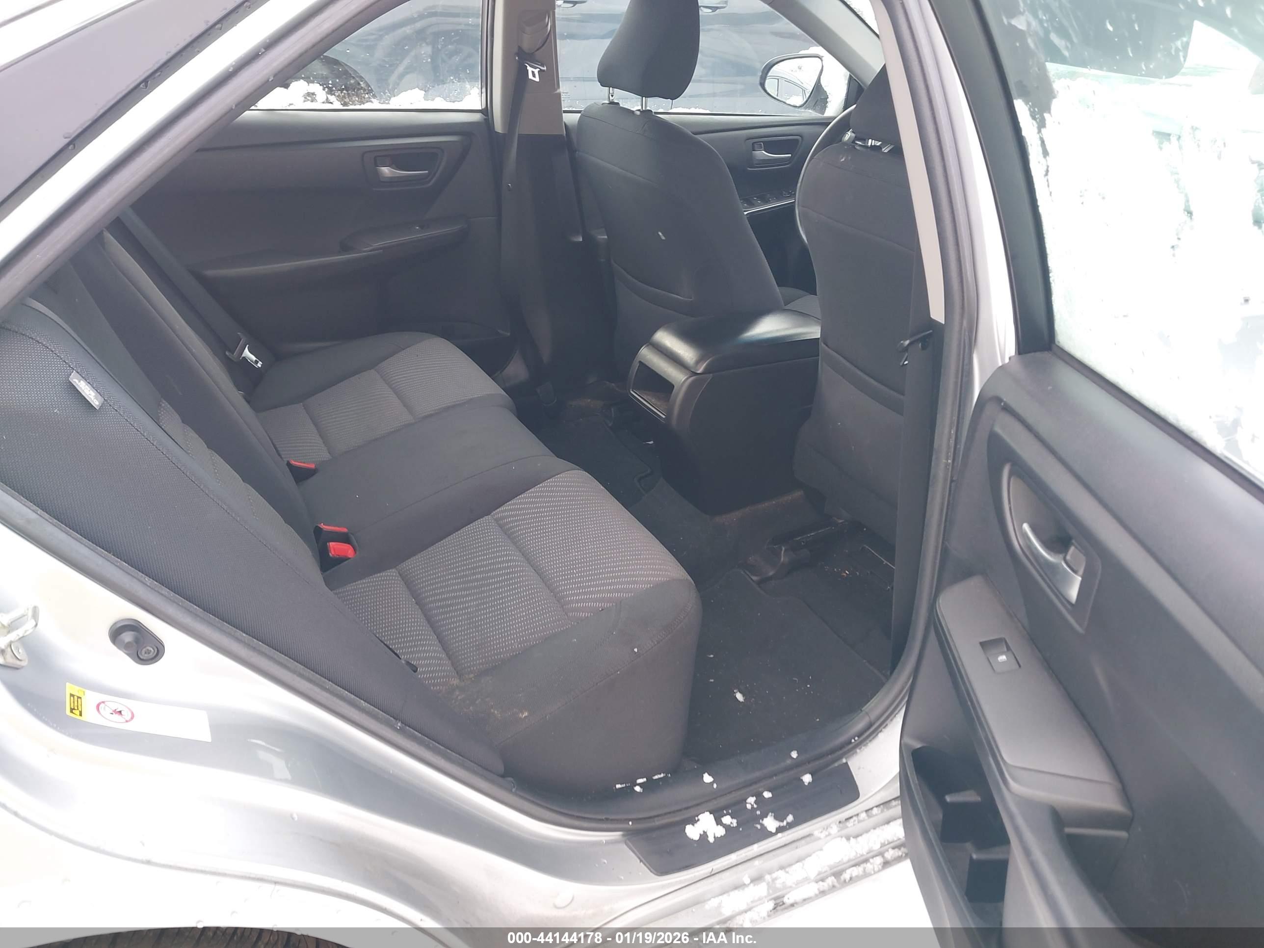 TOYOTA CAMRY image 8