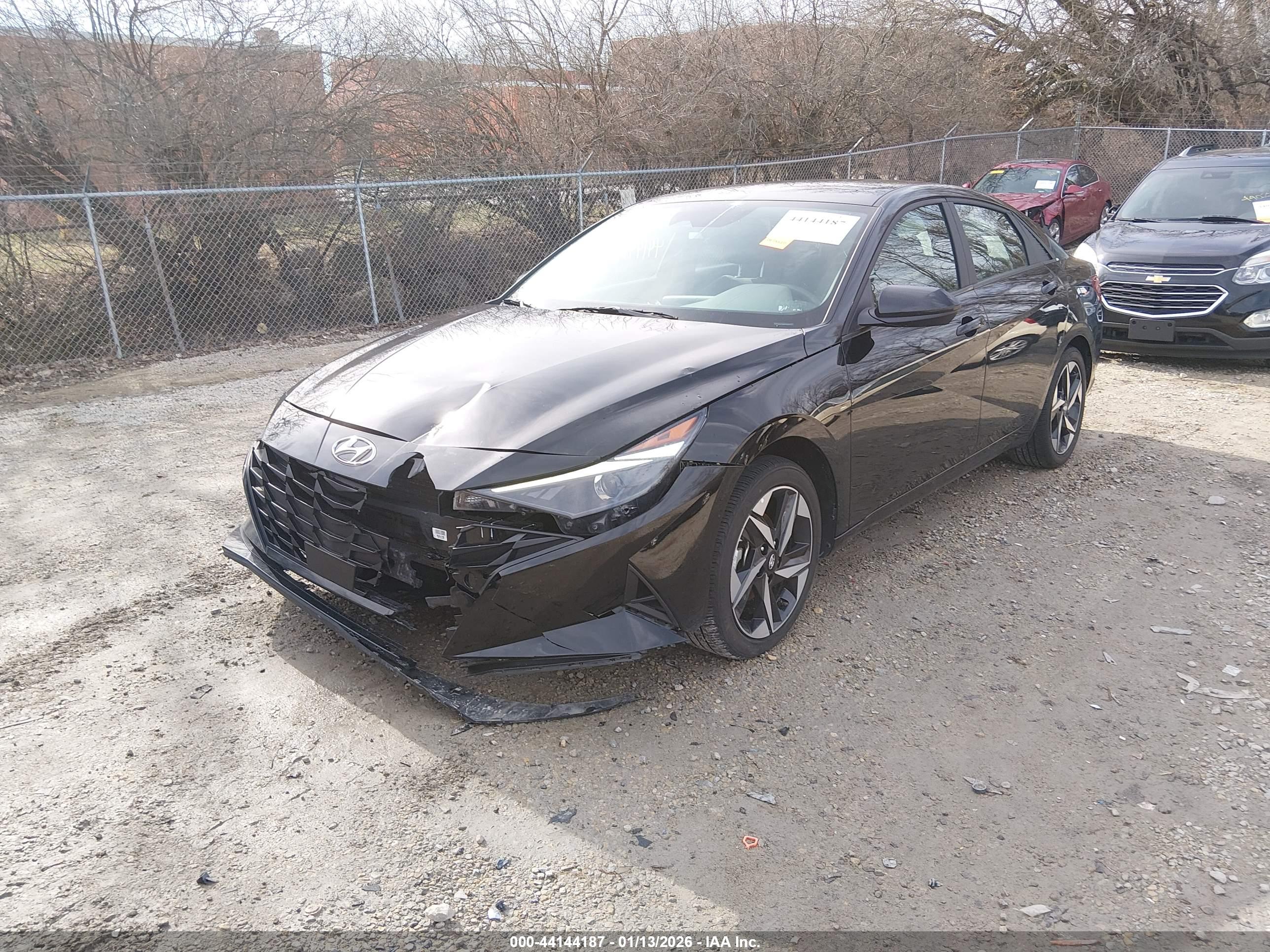 HYUNDAI ELANTRA image 2