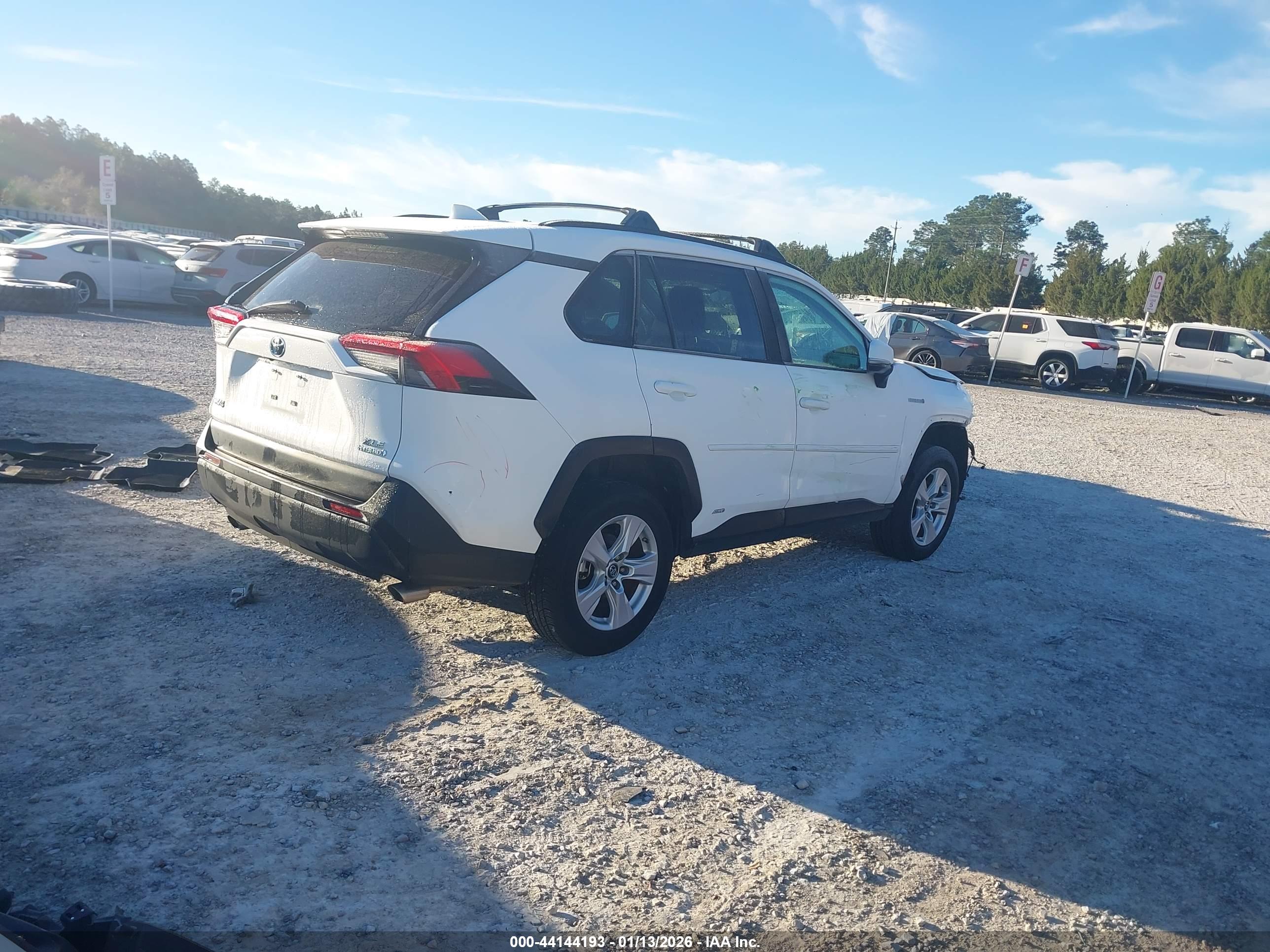 TOYOTA RAV4 image 4