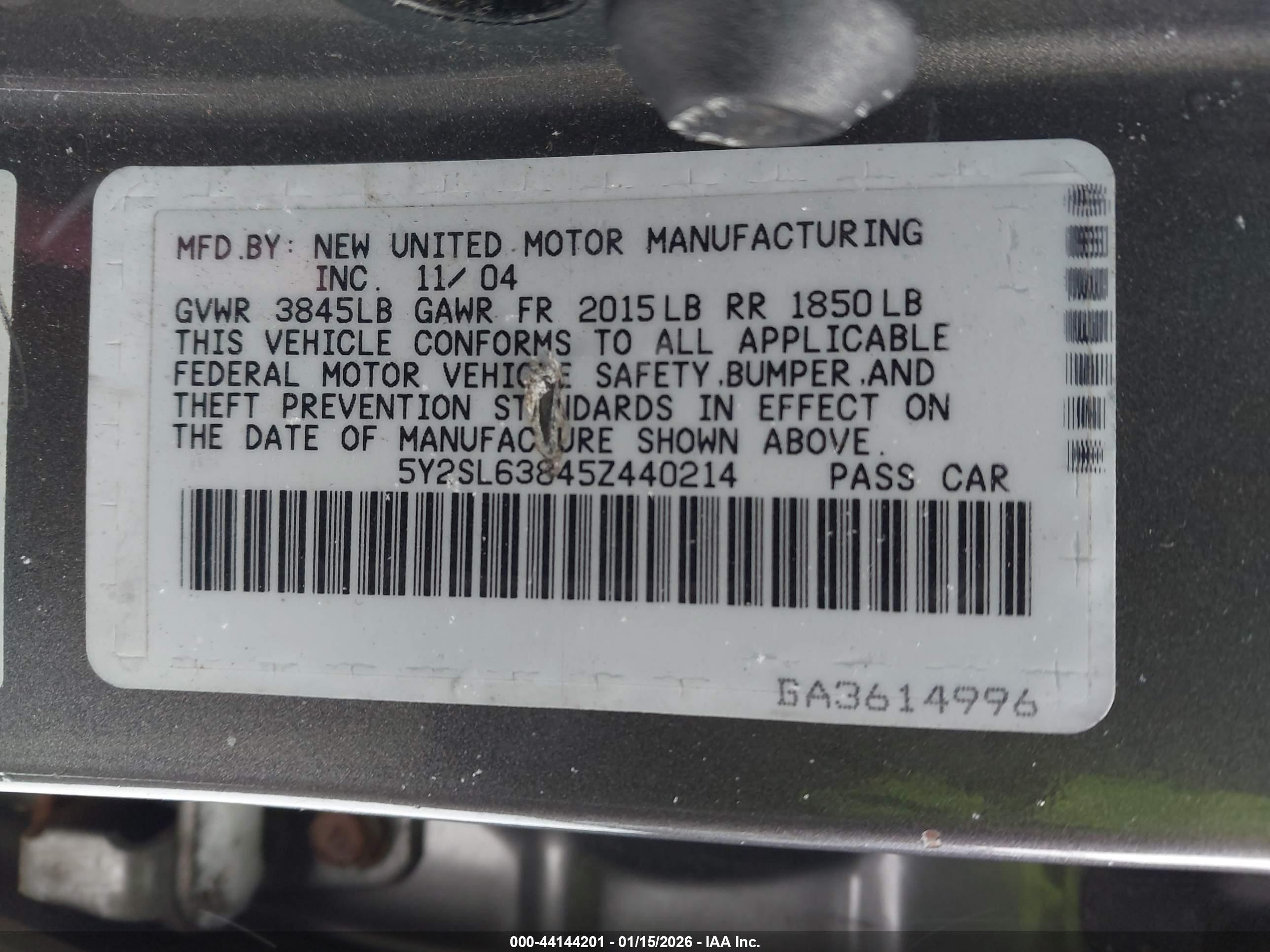 PONTIAC VIBE image 9