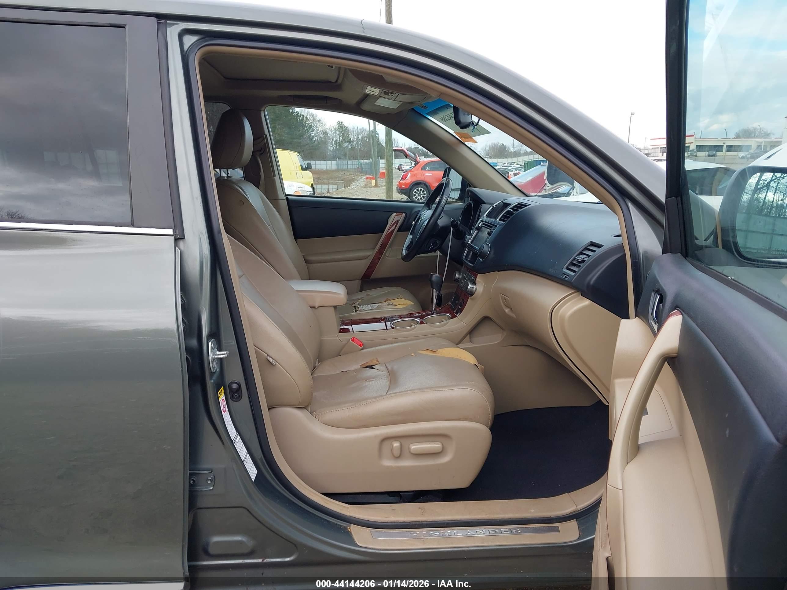 TOYOTA HIGHLANDER image 5