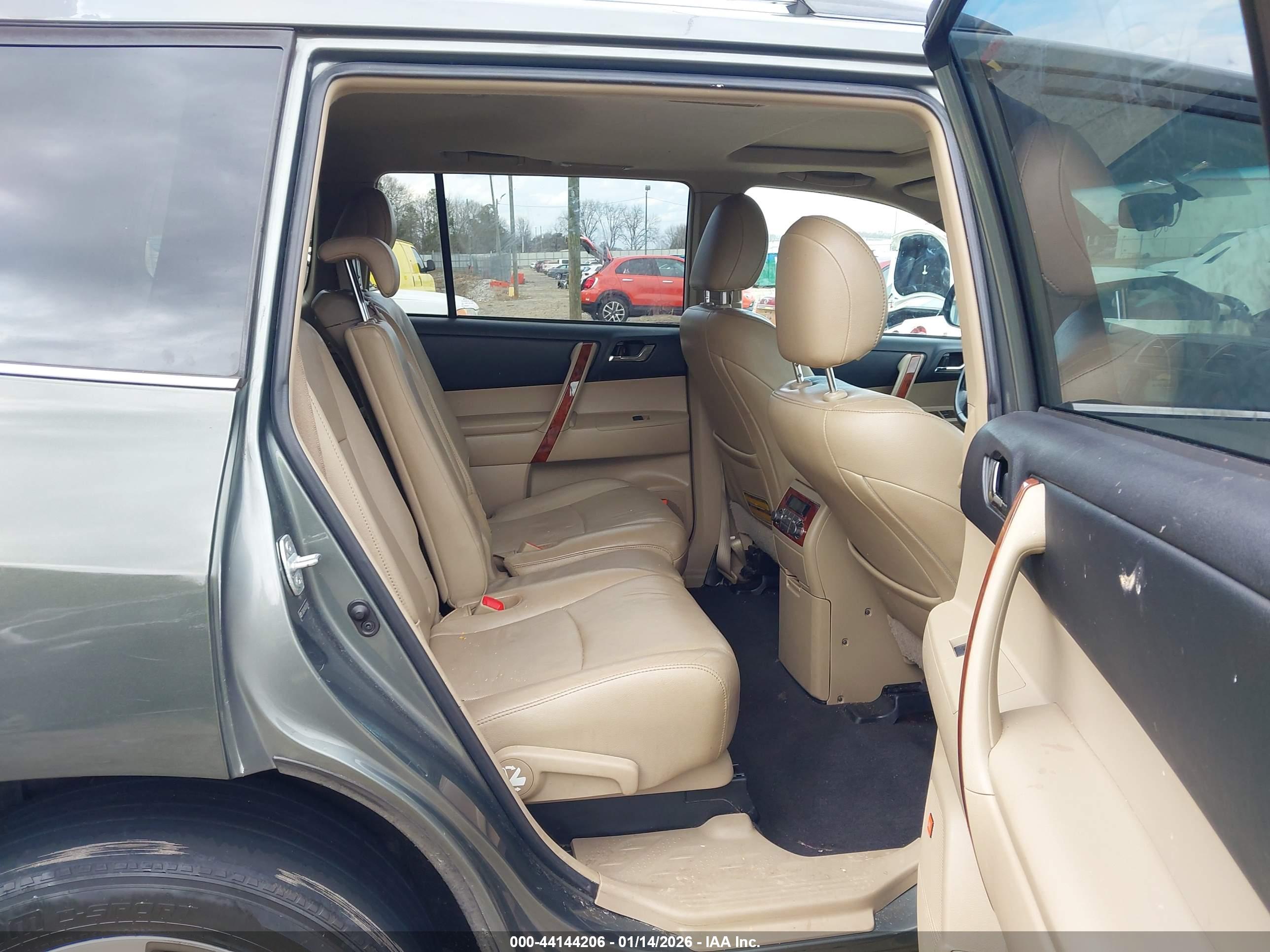 TOYOTA HIGHLANDER image 8