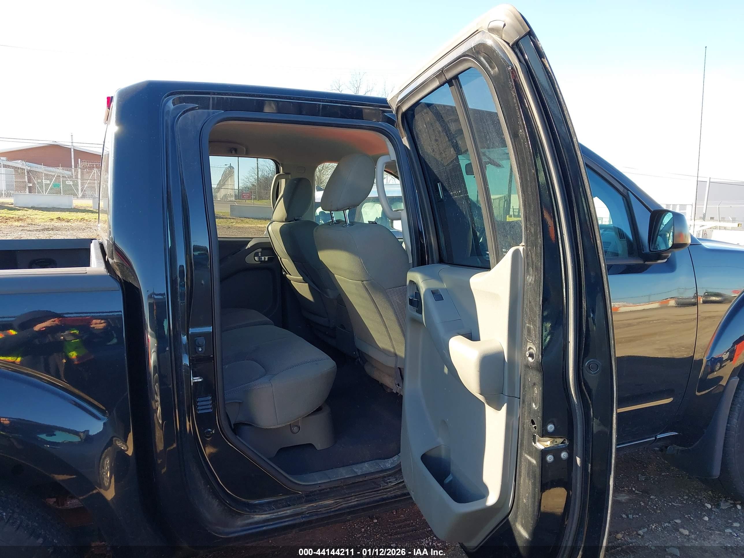NISSAN FRONTIER image 8