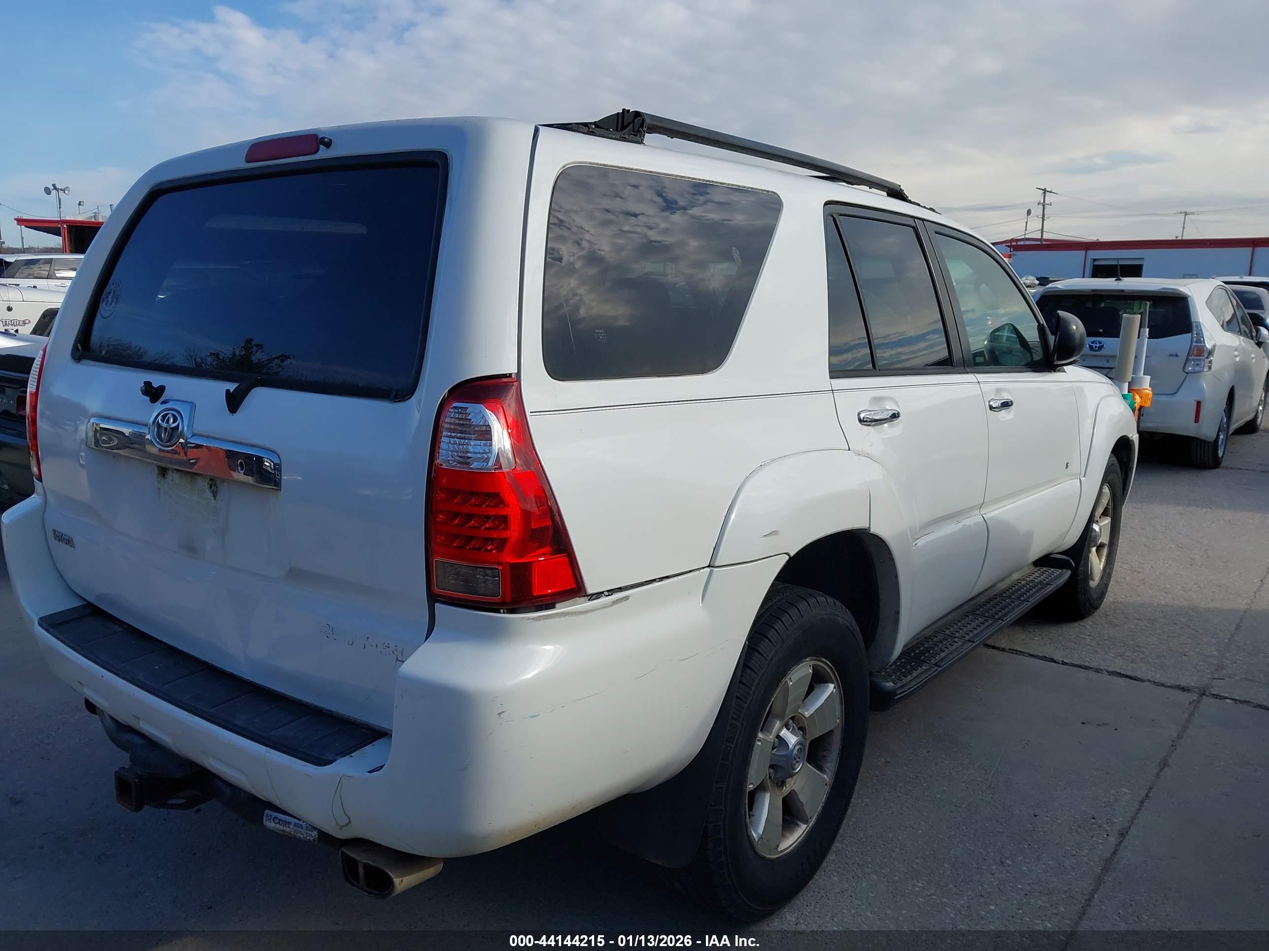 TOYOTA 4RUNNER image 6