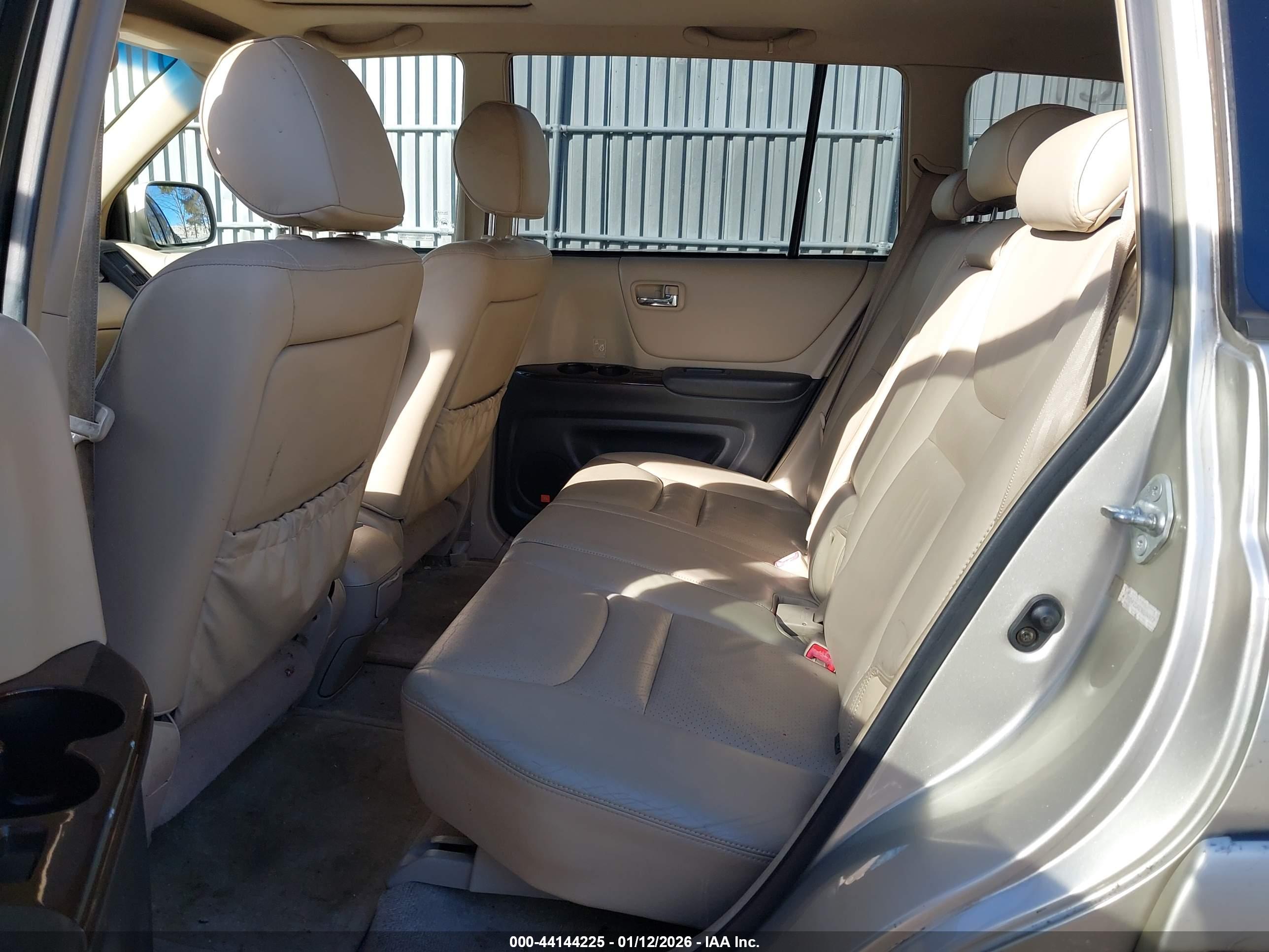 TOYOTA HIGHLANDER image 8