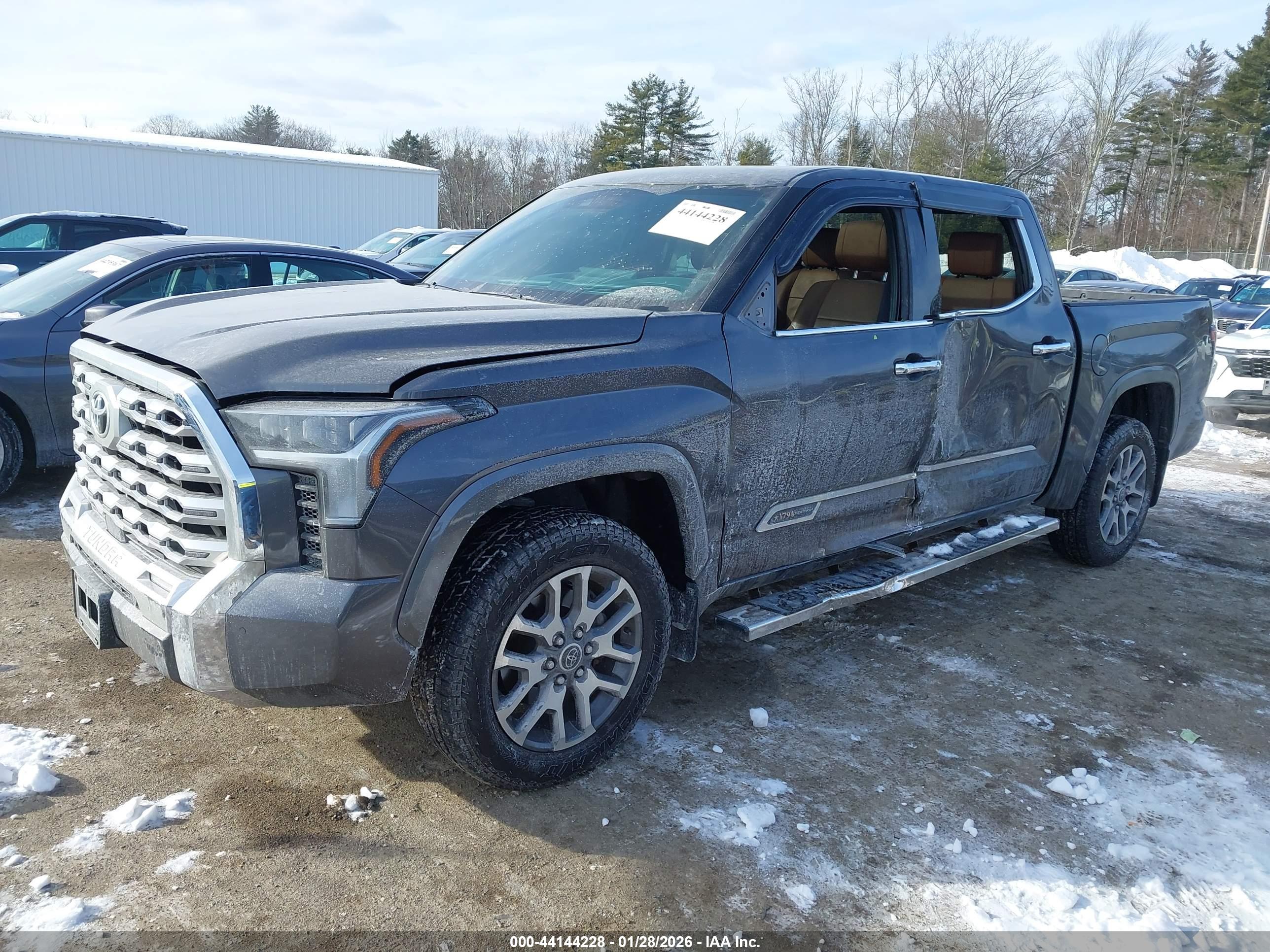 TOYOTA TUNDRA image 2