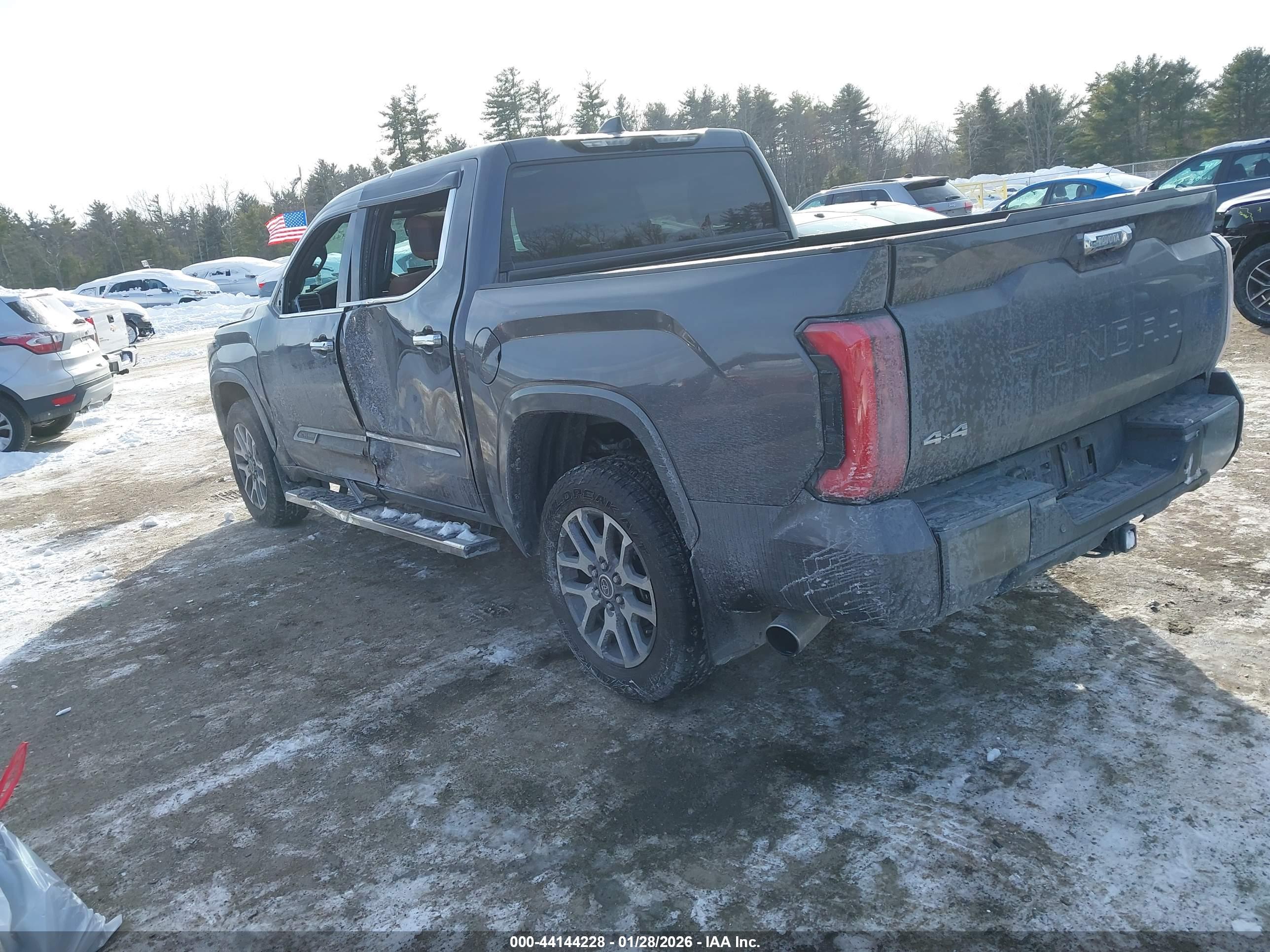 TOYOTA TUNDRA image 3