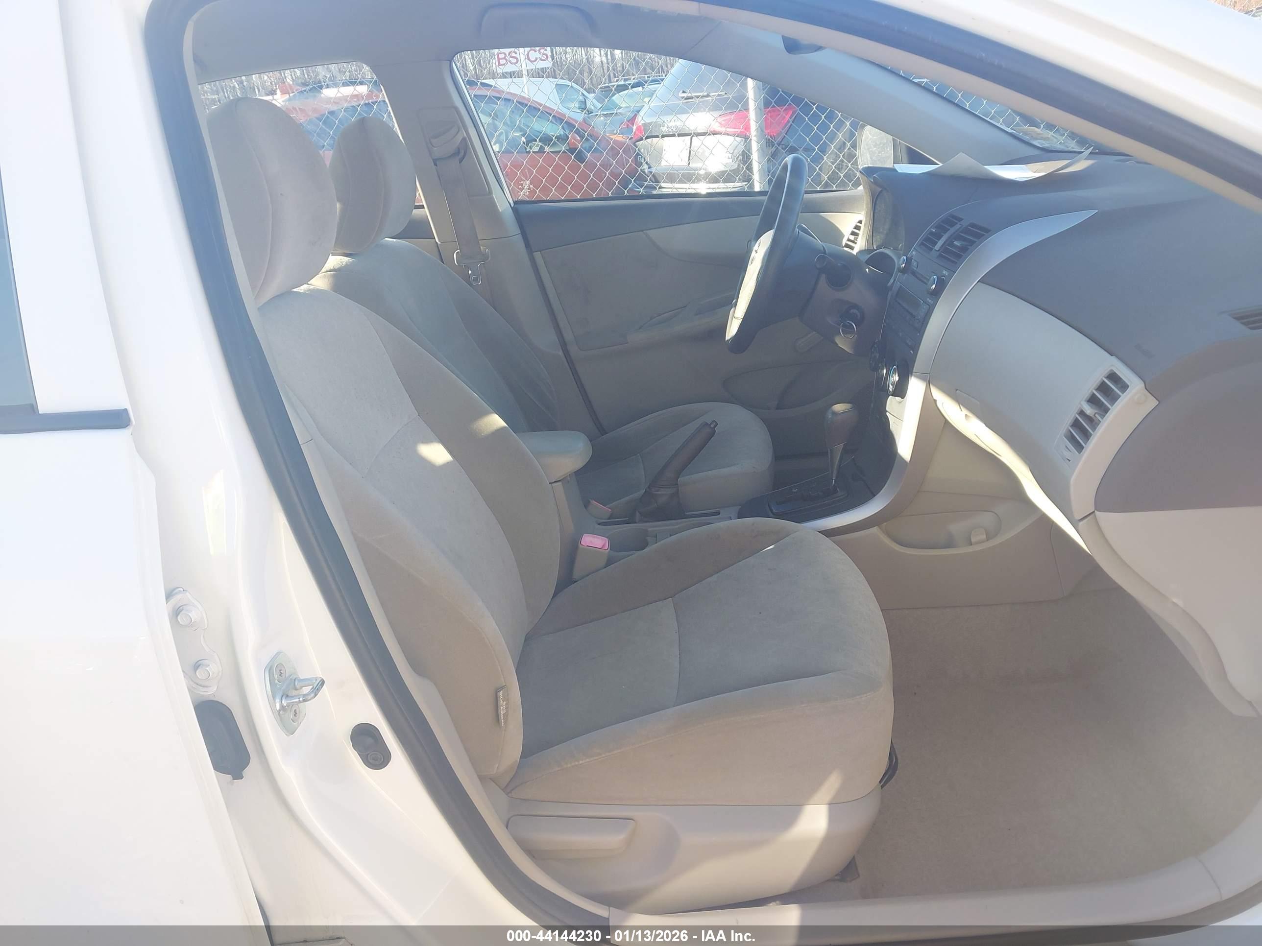 TOYOTA COROLLA image 5