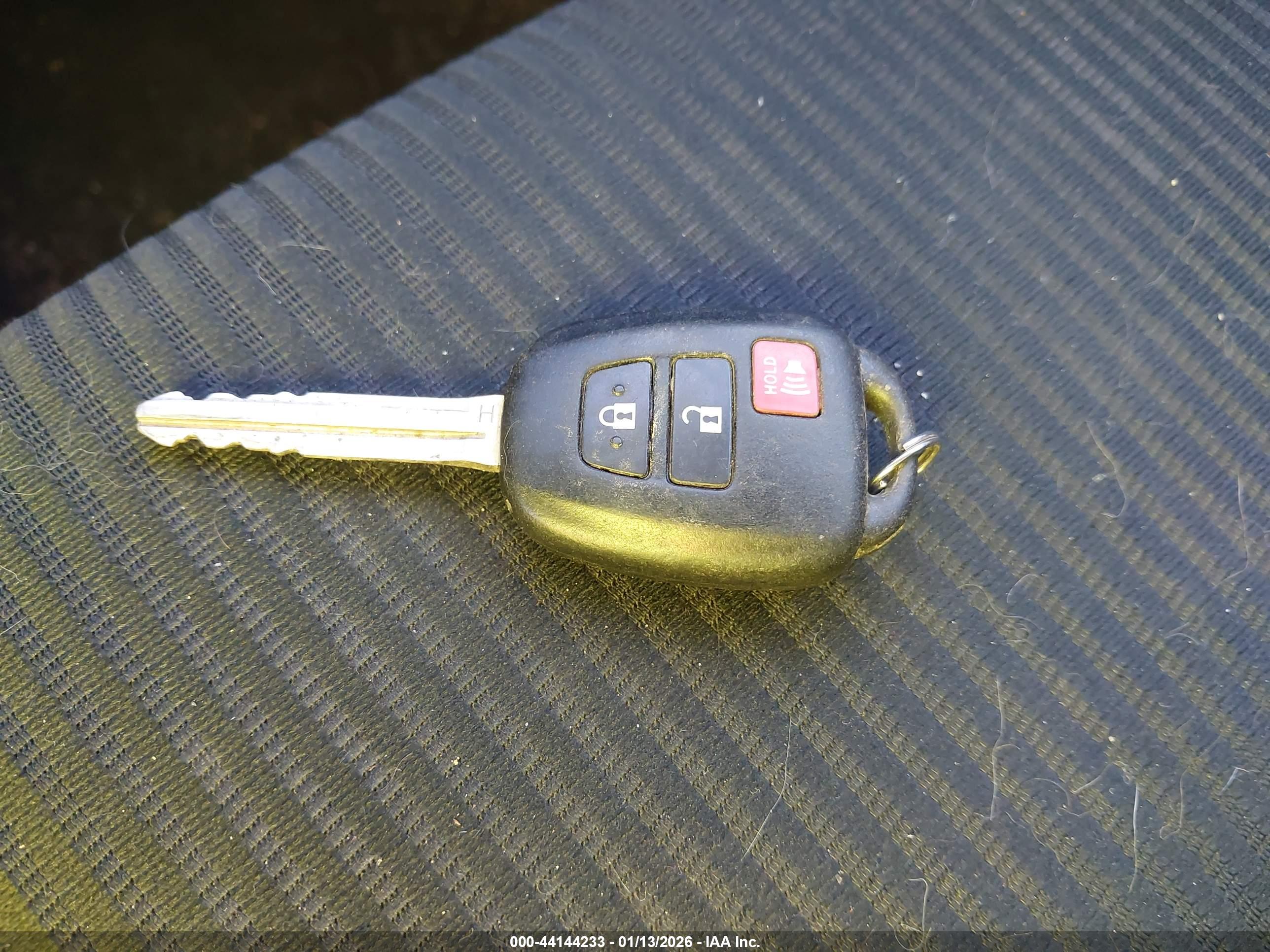 TOYOTA RAV4 image 11