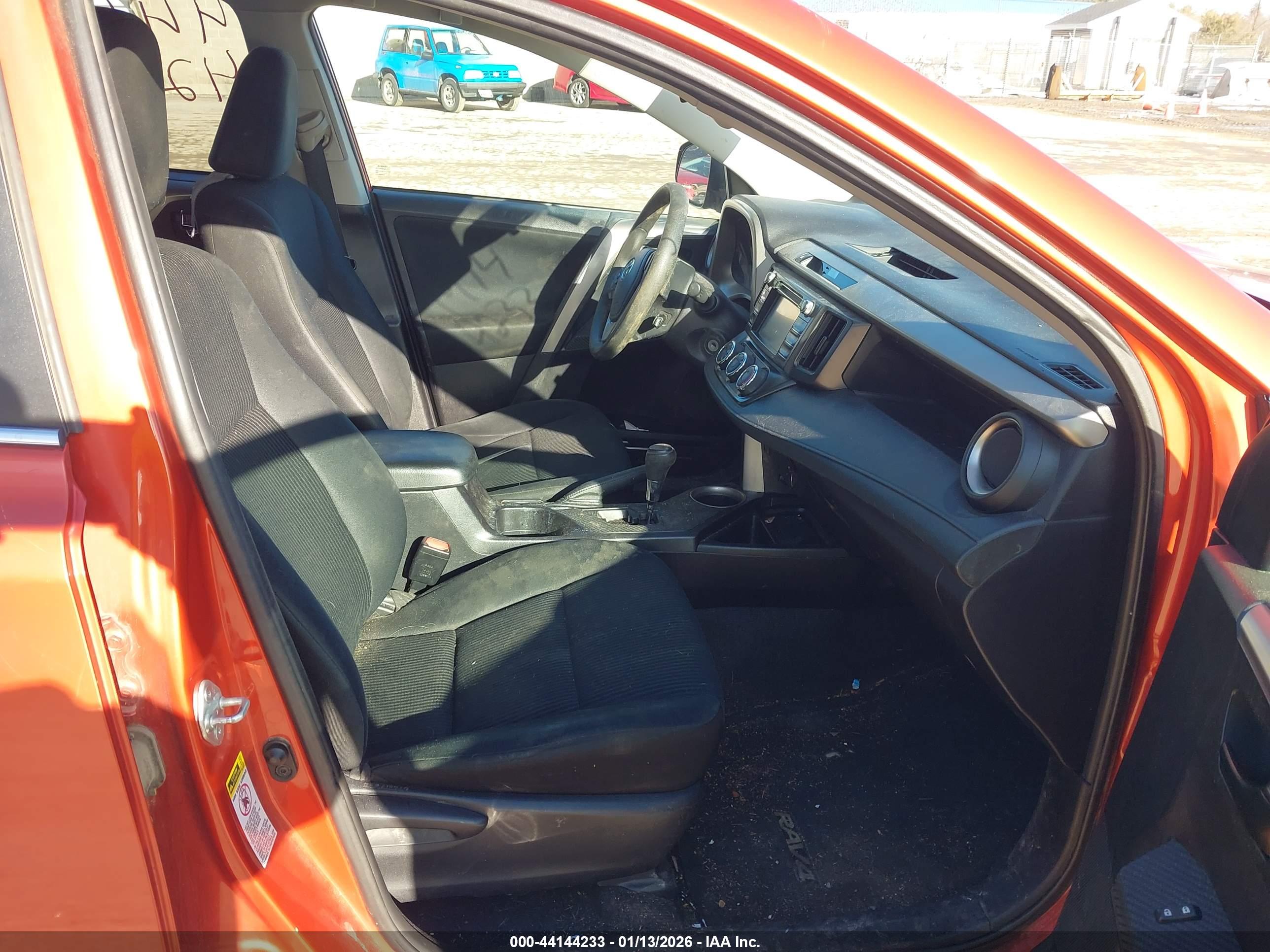 TOYOTA RAV4 image 5