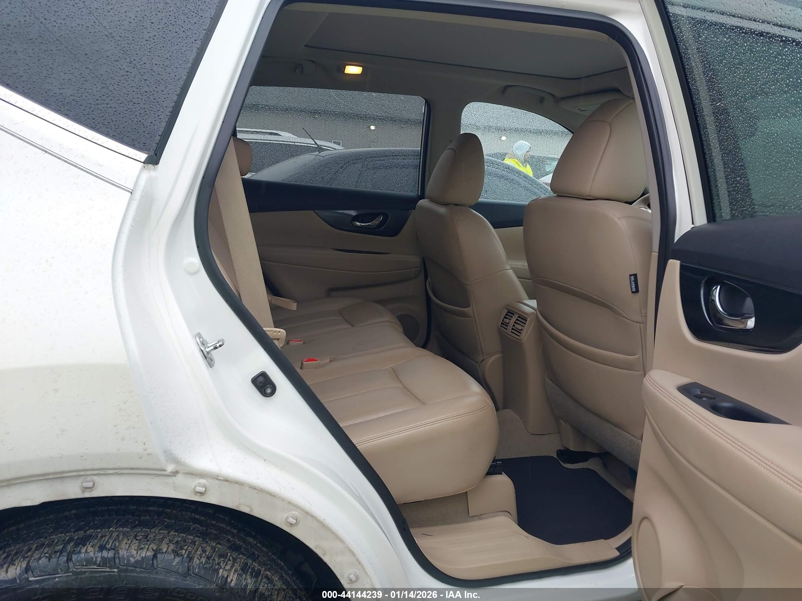 NISSAN ROGUE image 8