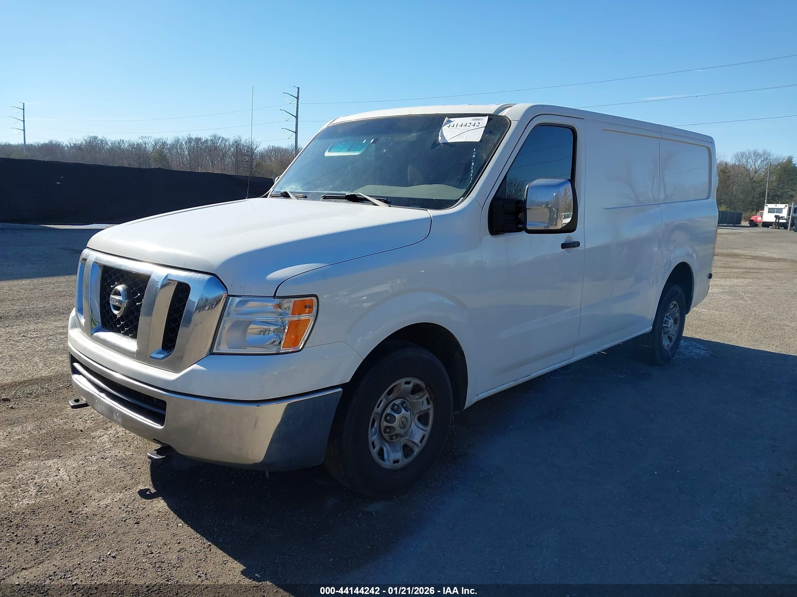 NISSAN NV image 2
