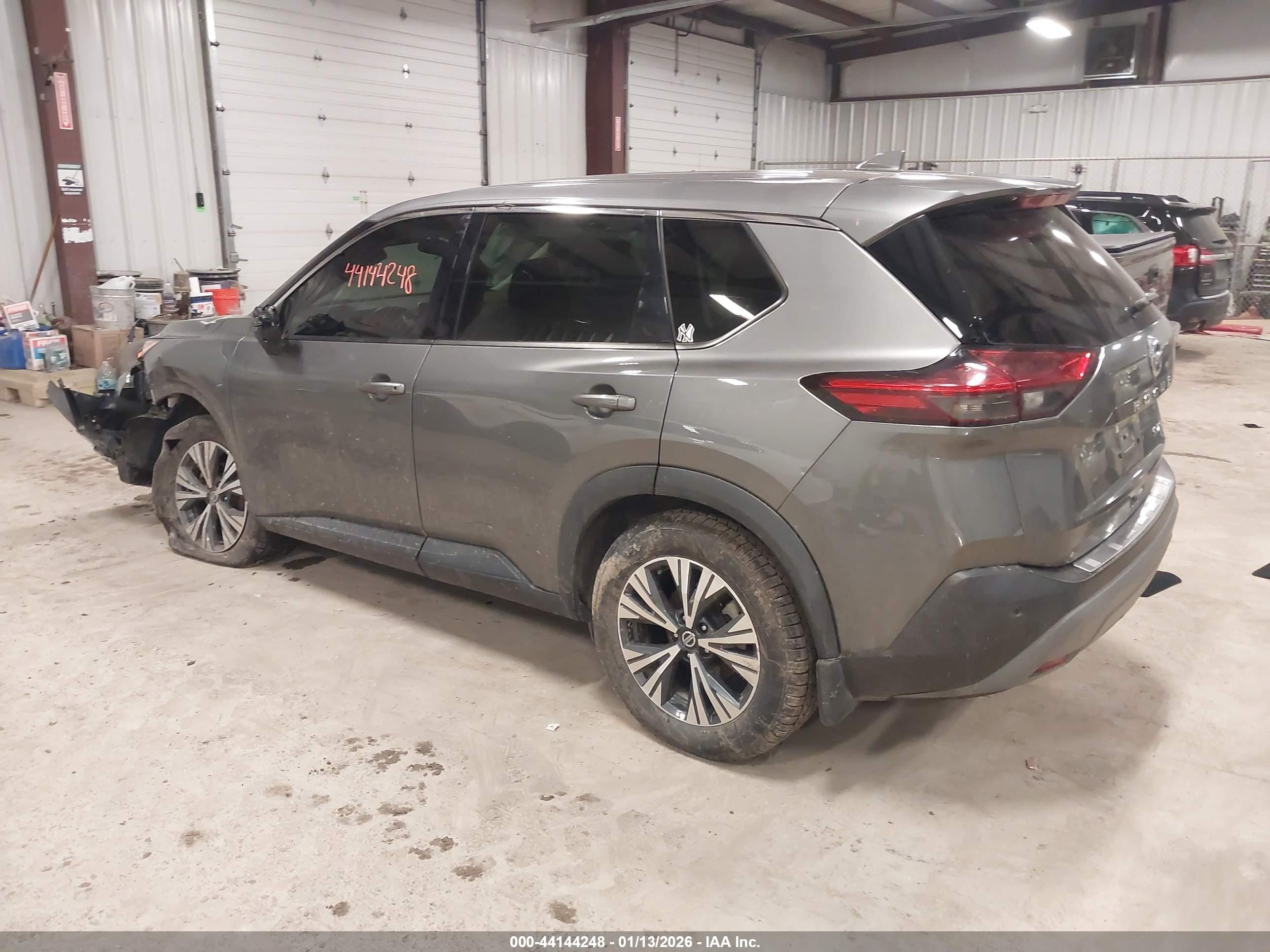 NISSAN ROGUE image 3