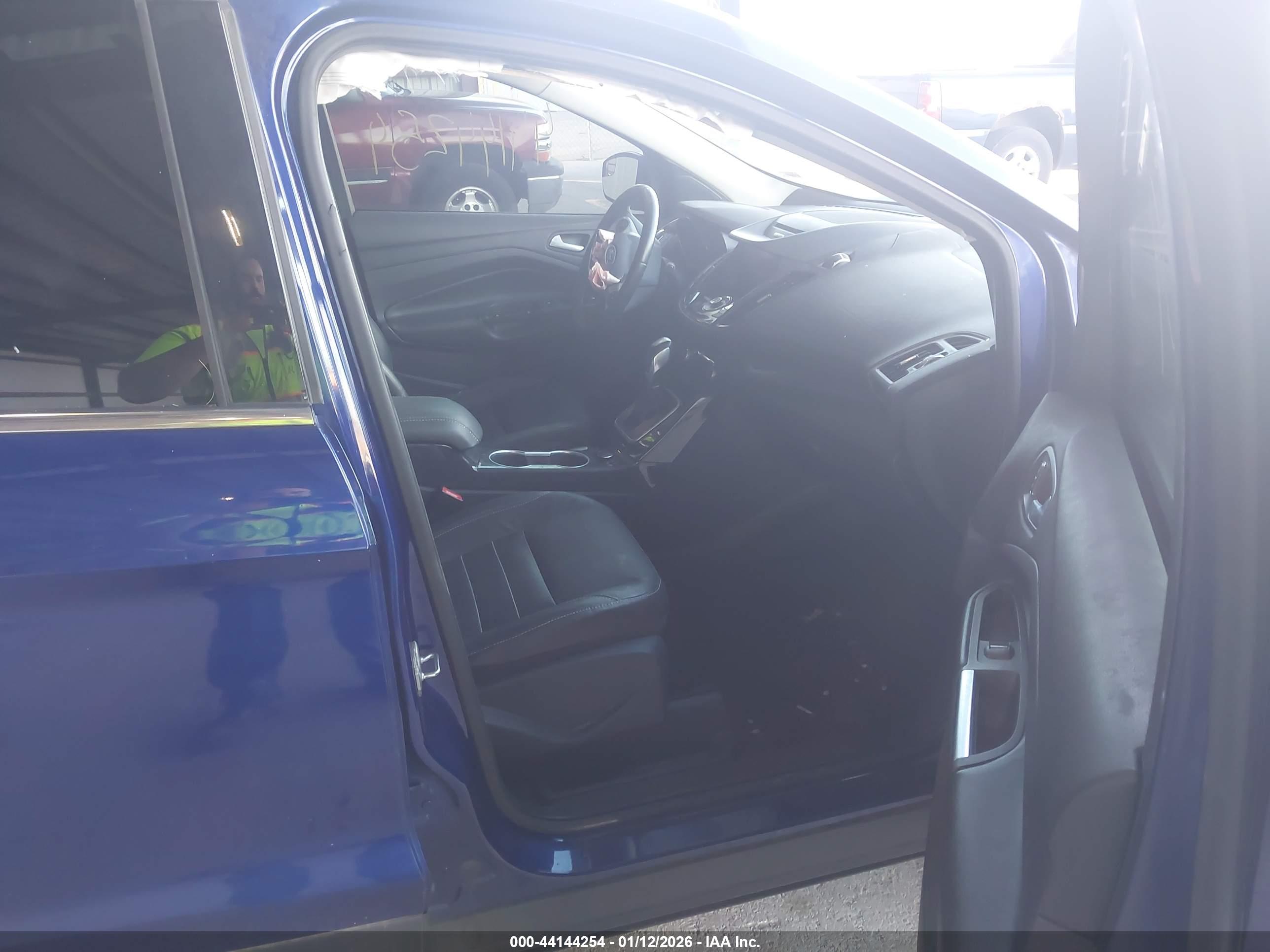 FORD ESCAPE image 5