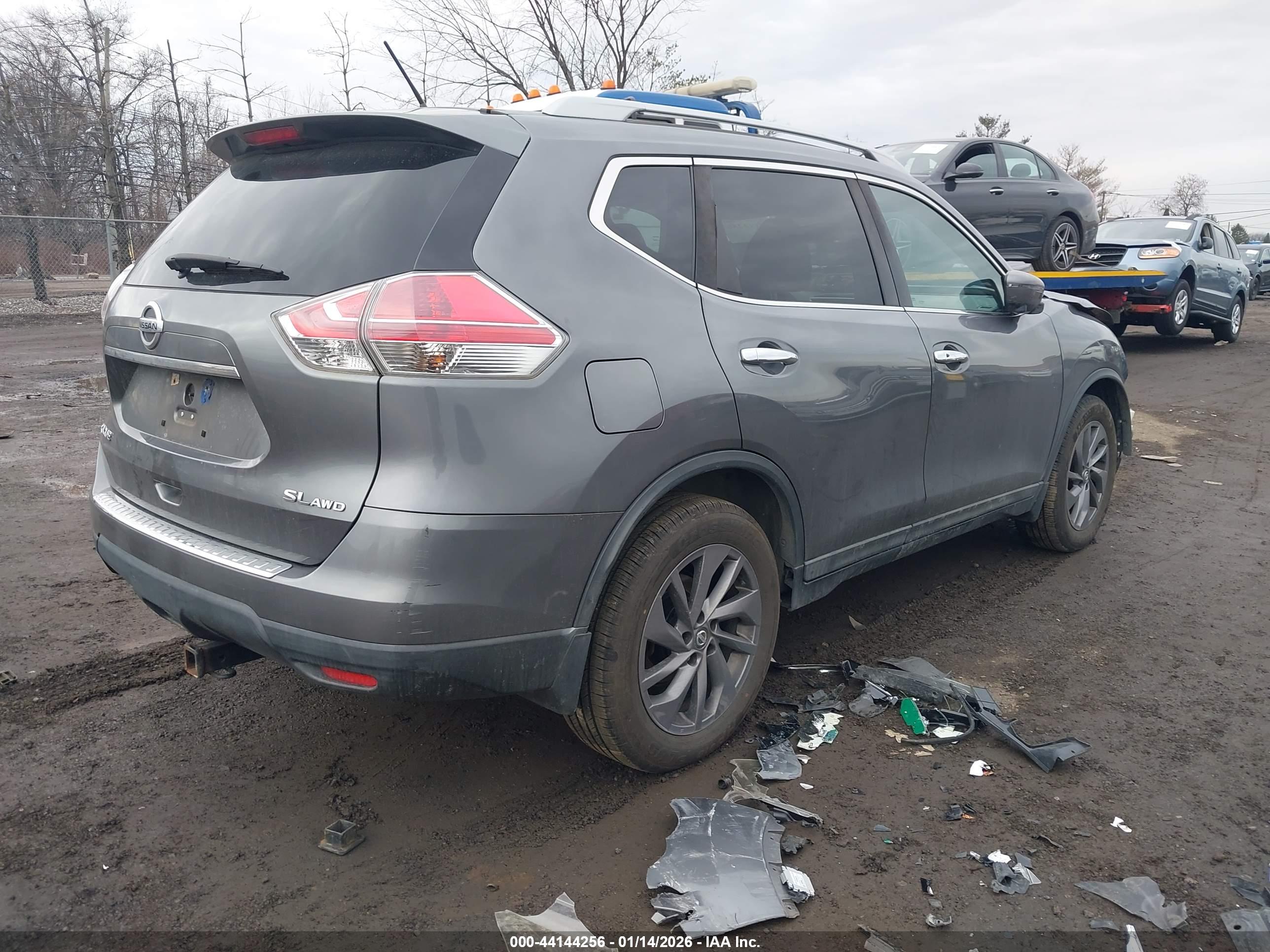 NISSAN ROGUE image 4