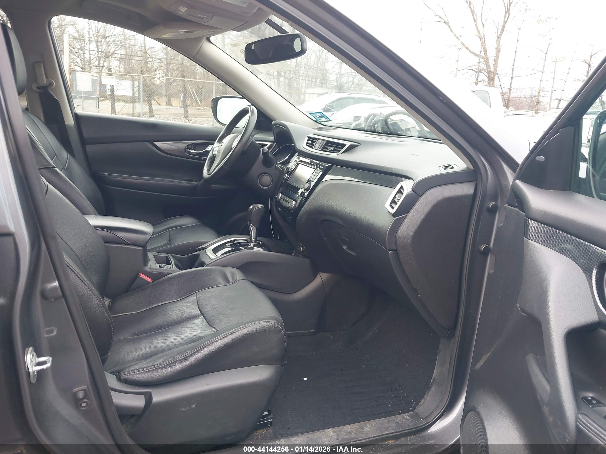 NISSAN ROGUE image 5
