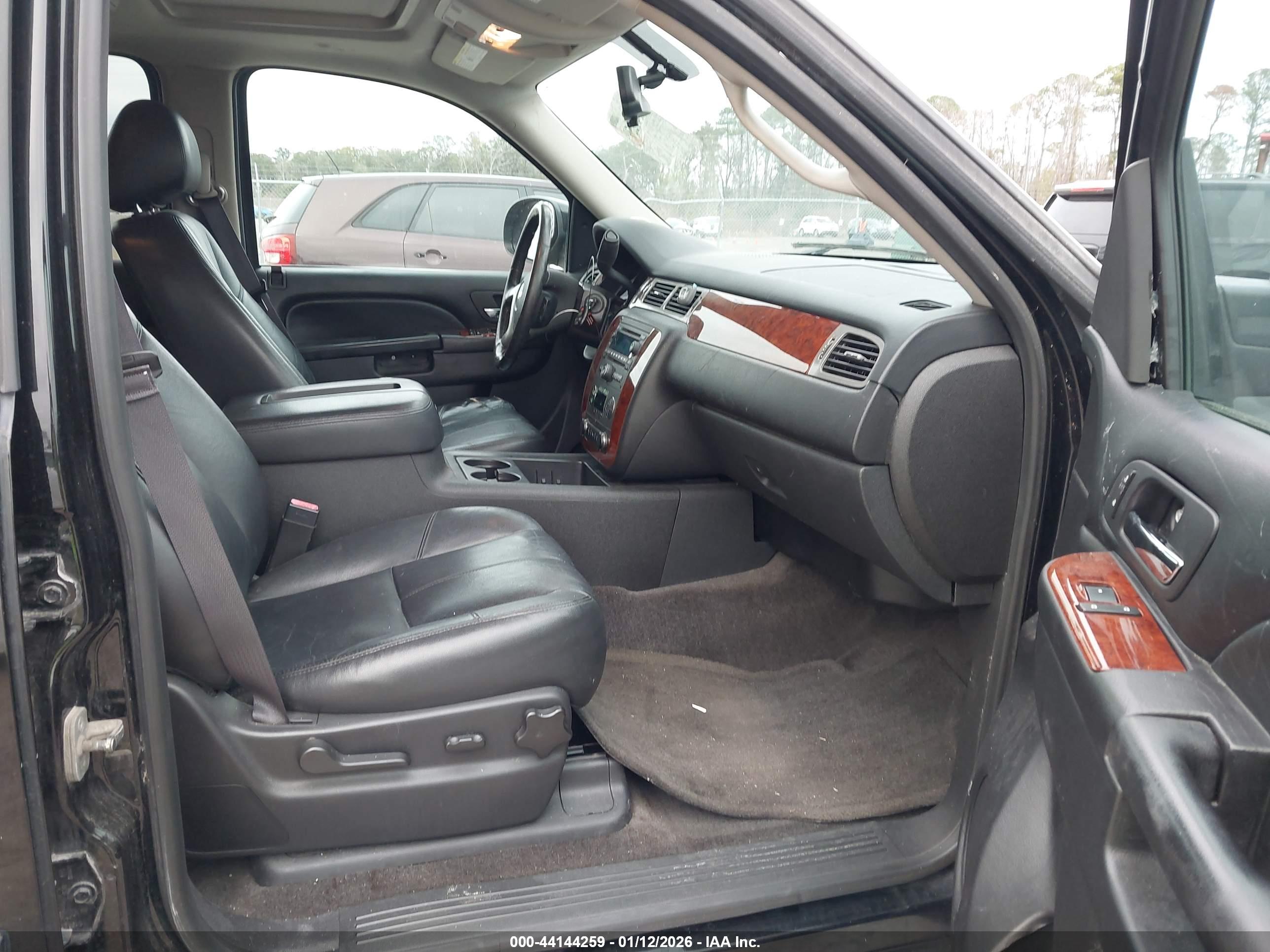 CHEVROLET TAHOE image 5