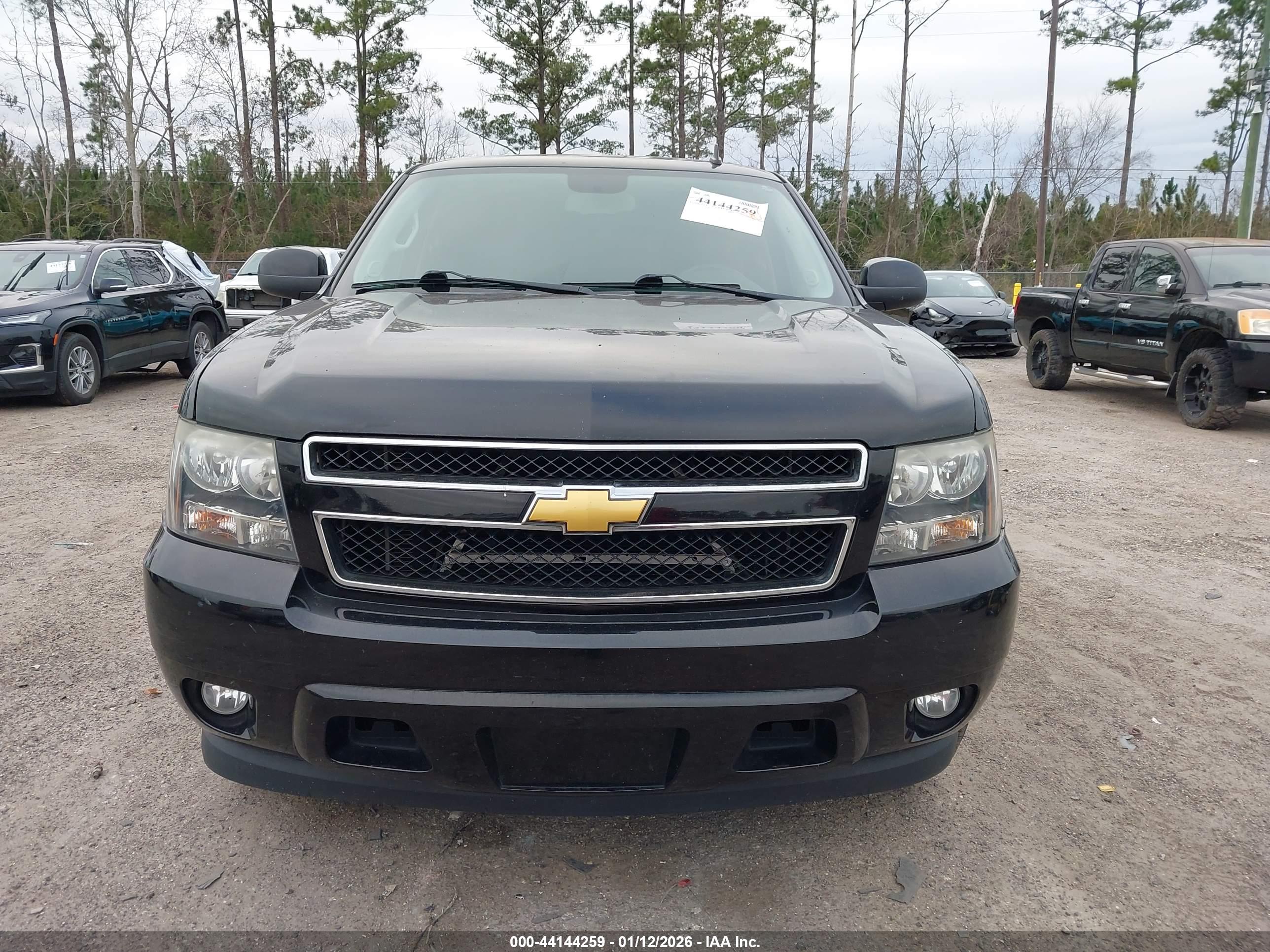 CHEVROLET TAHOE image 6