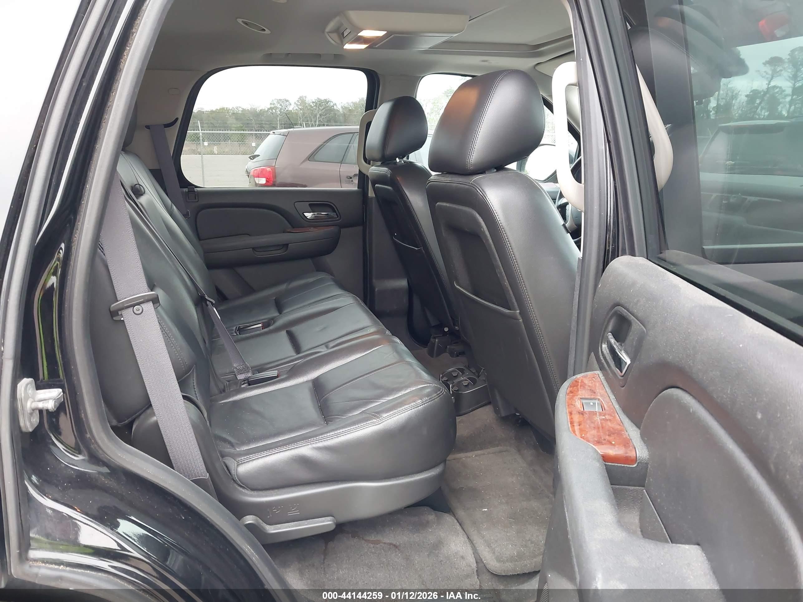 CHEVROLET TAHOE image 8