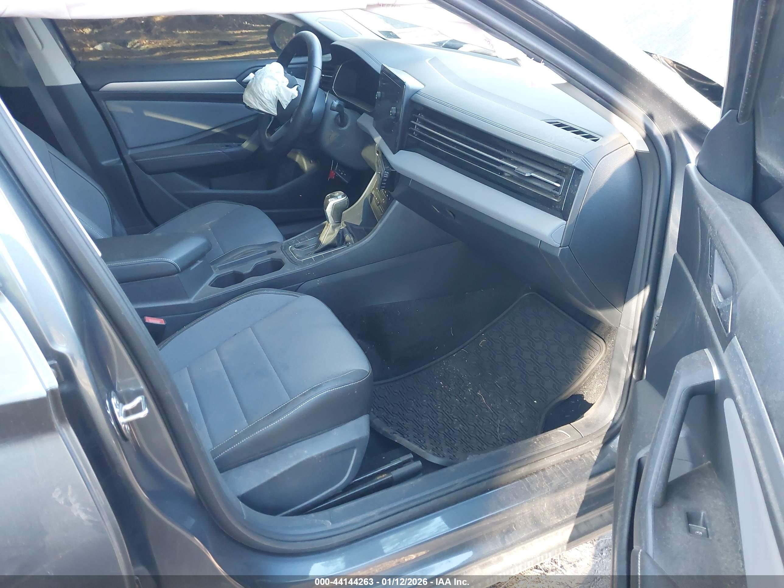 VOLKSWAGEN JETTA image 5