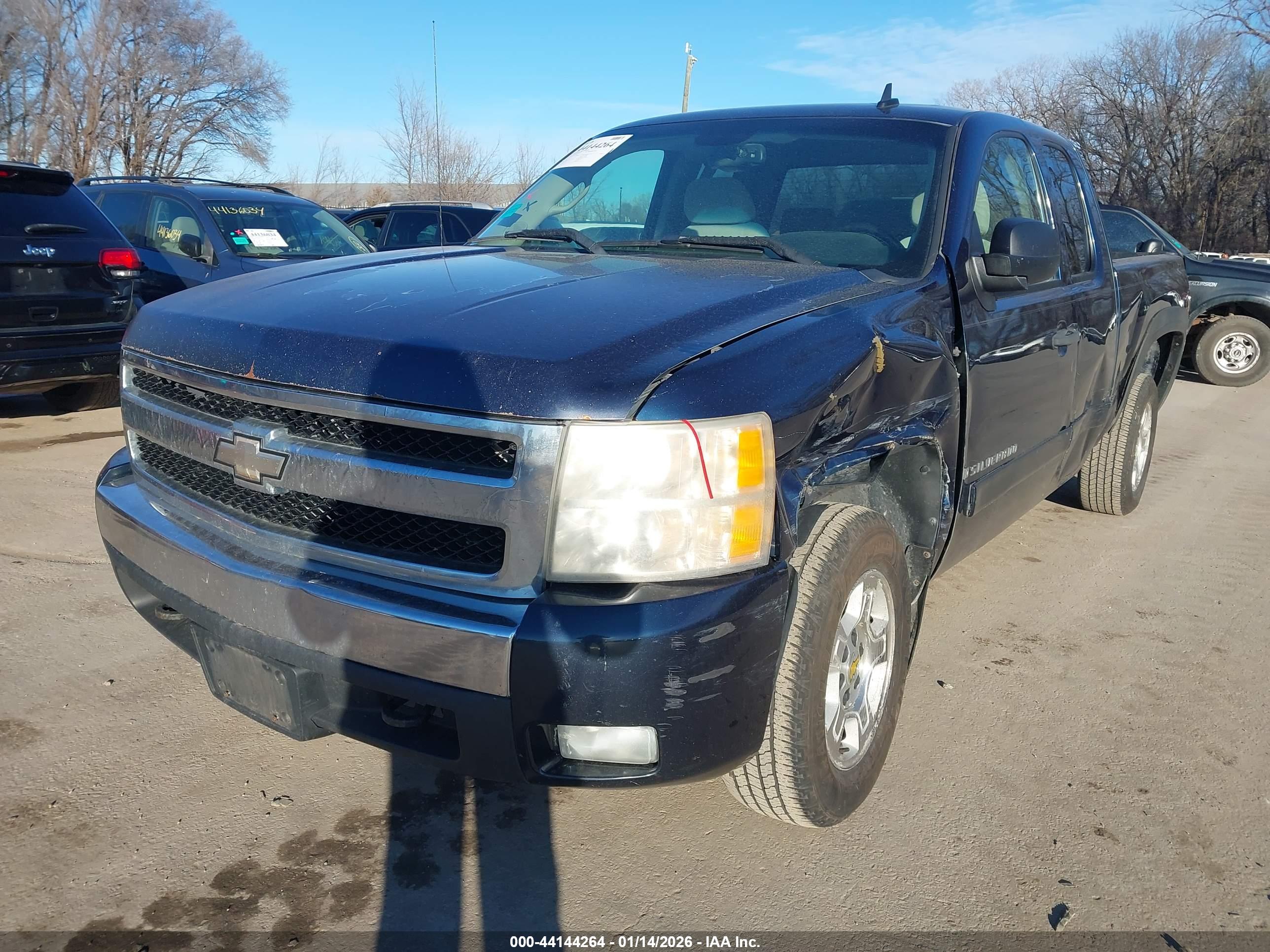 CHEVROLET SILVERADO image 2