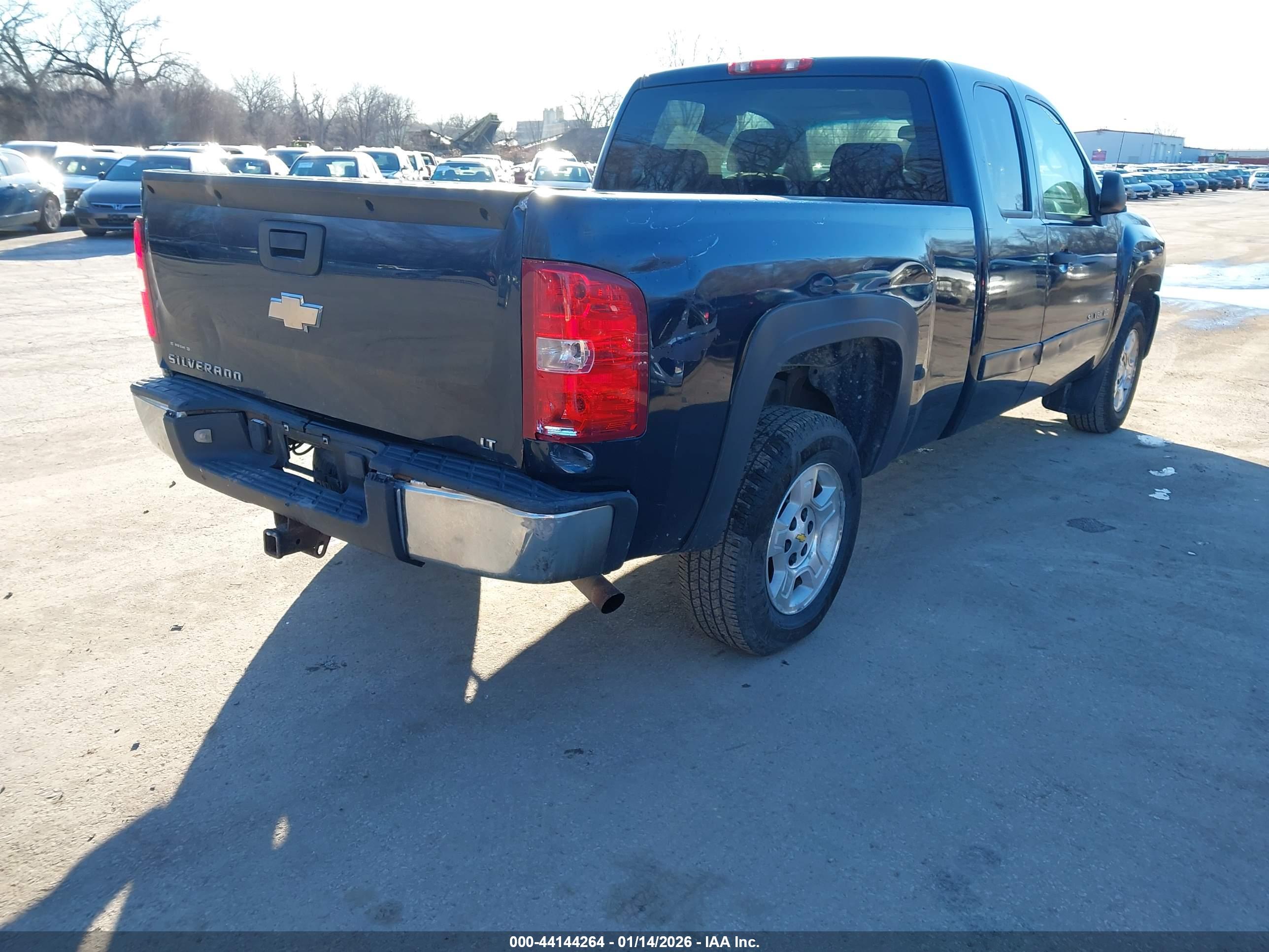 CHEVROLET SILVERADO image 4