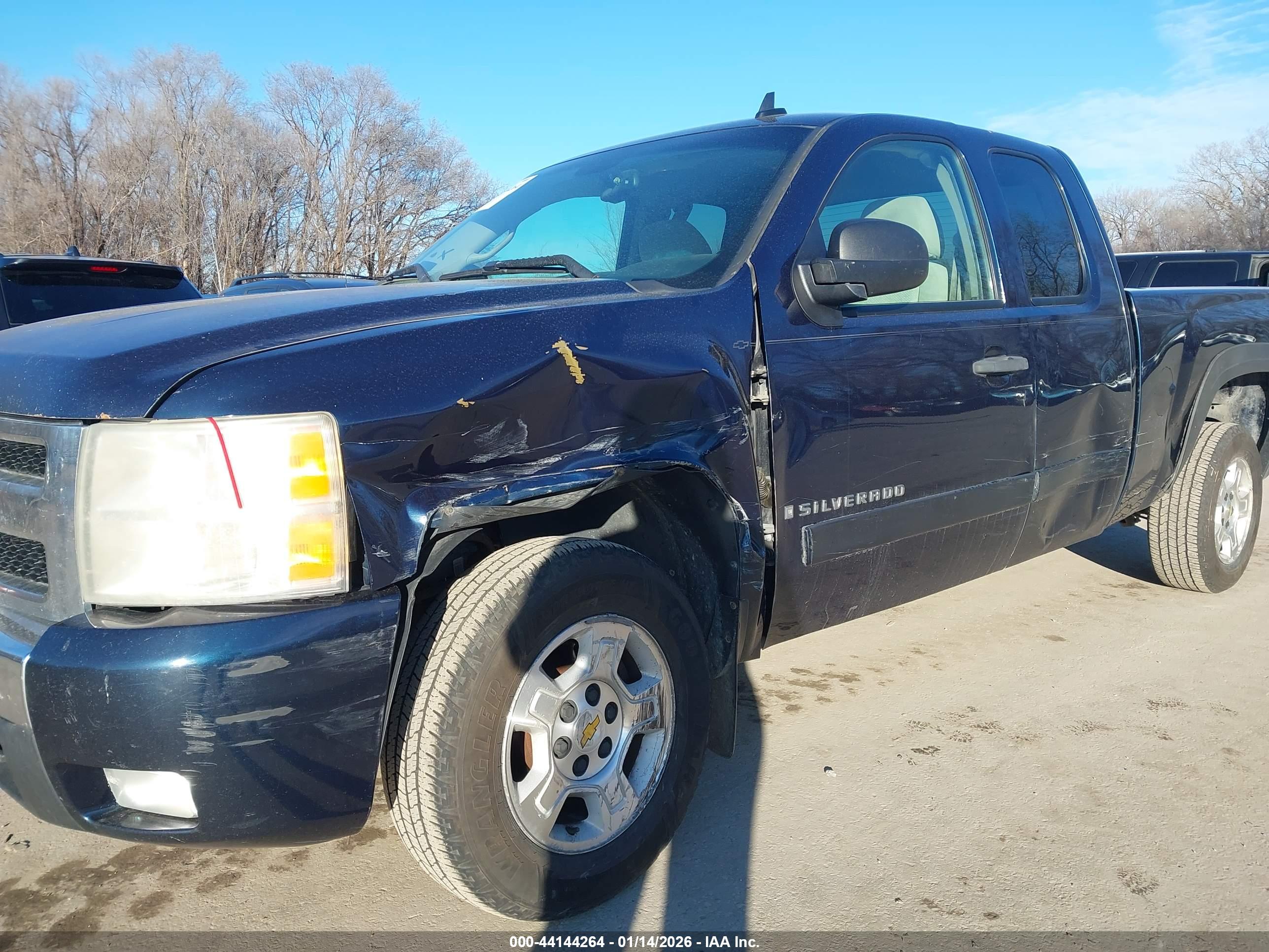 CHEVROLET SILVERADO image 6