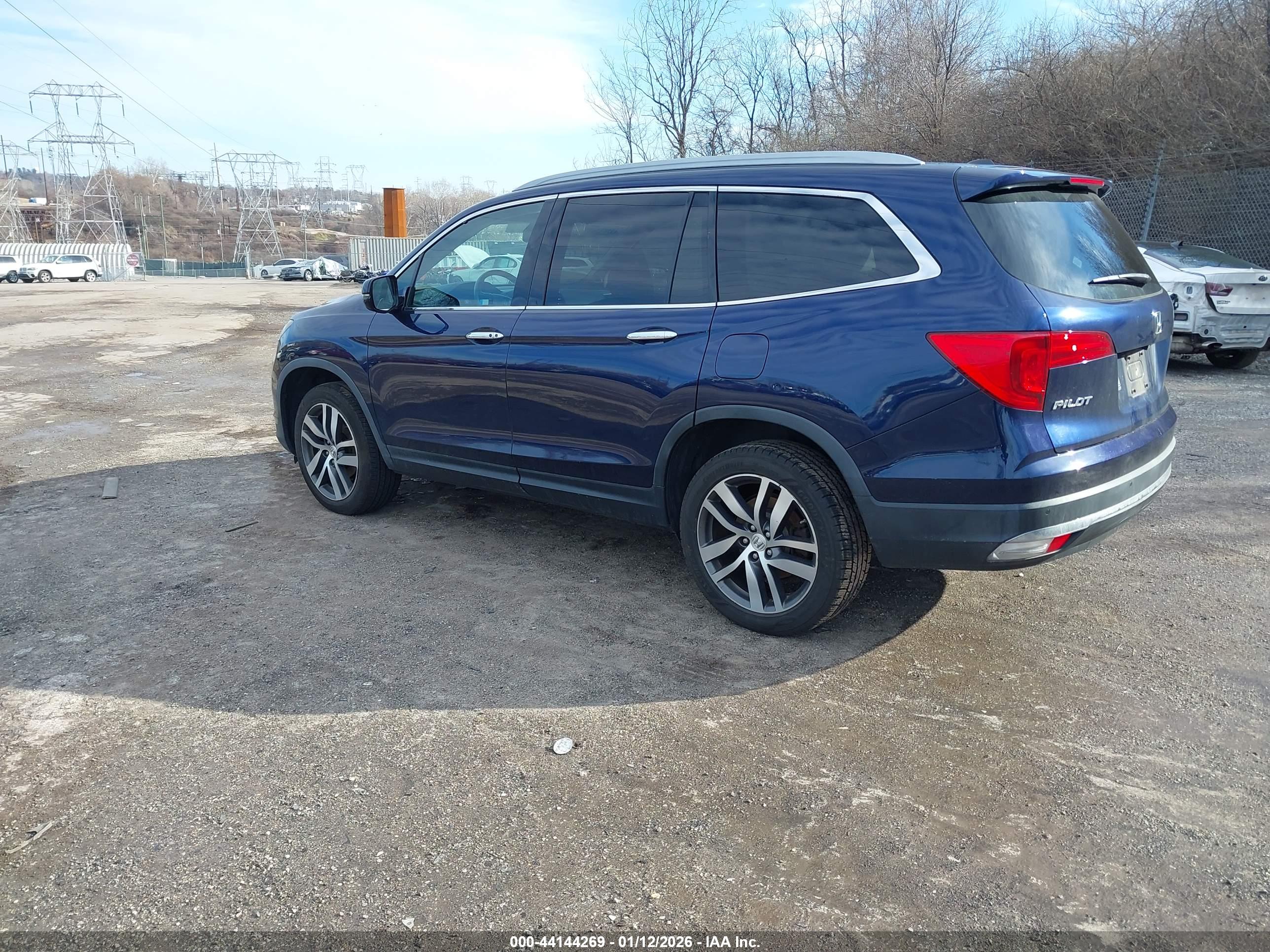 HONDA PILOT image 3