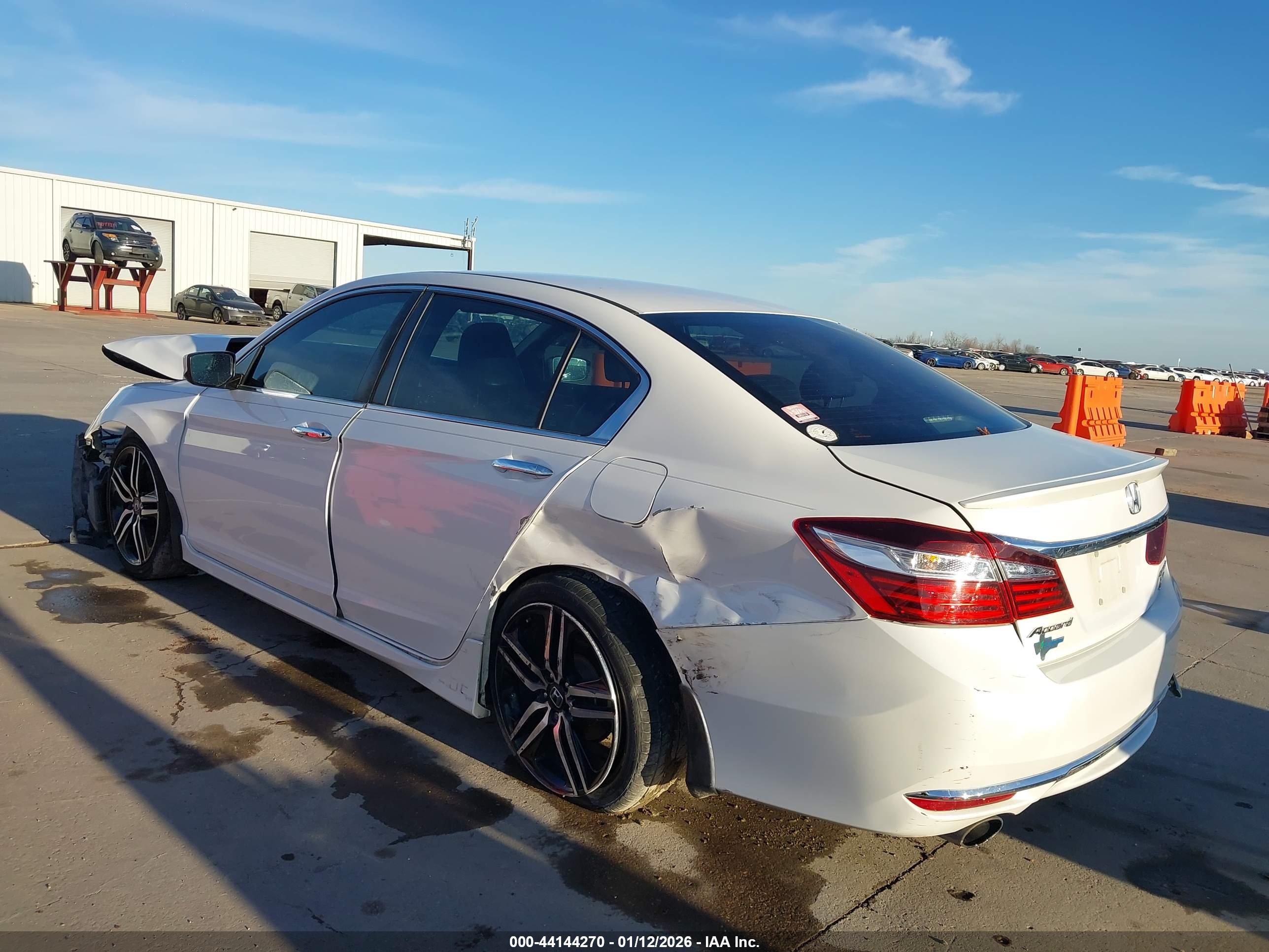 HONDA ACCORD image 3