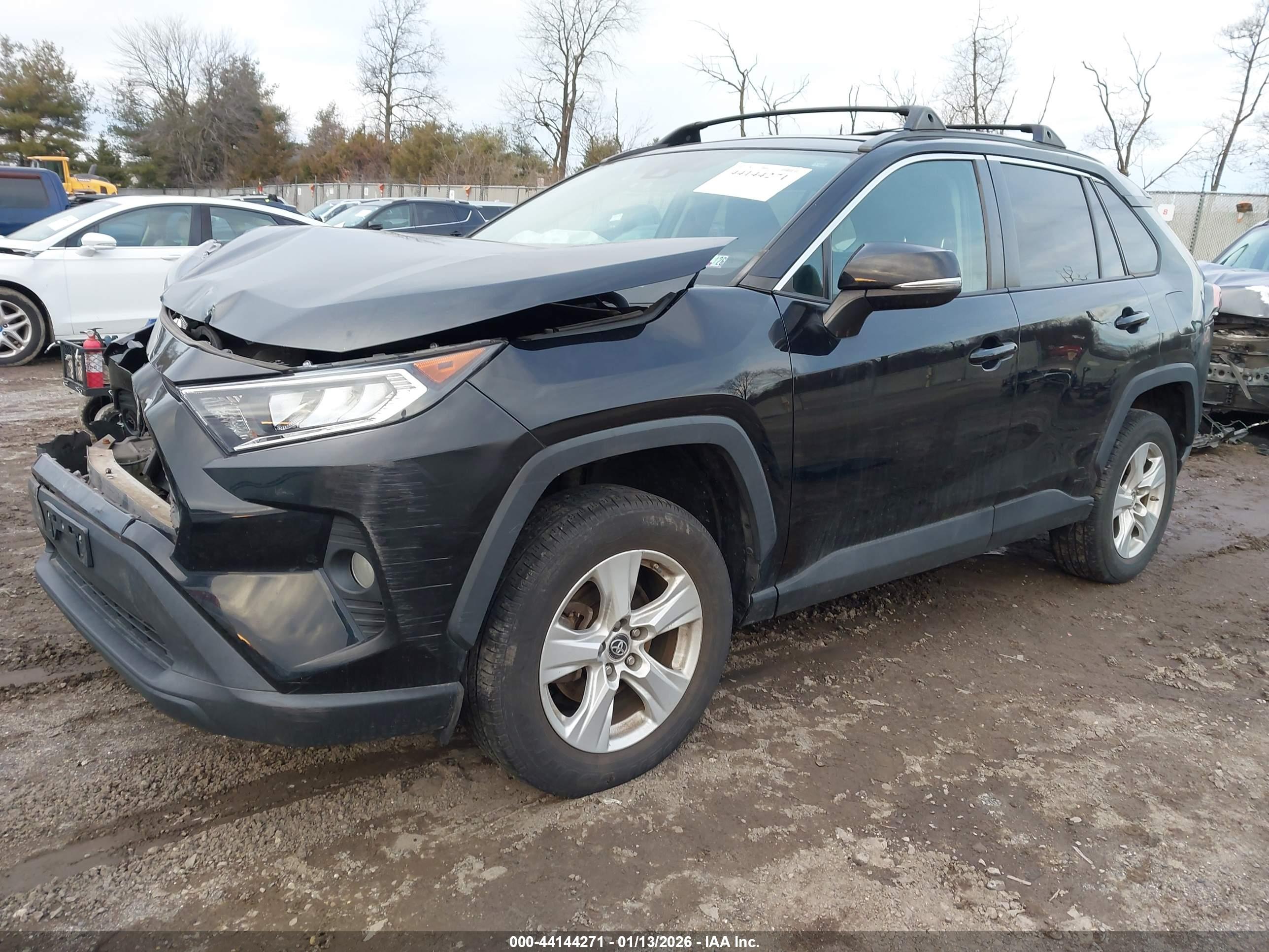 TOYOTA RAV4 image 2