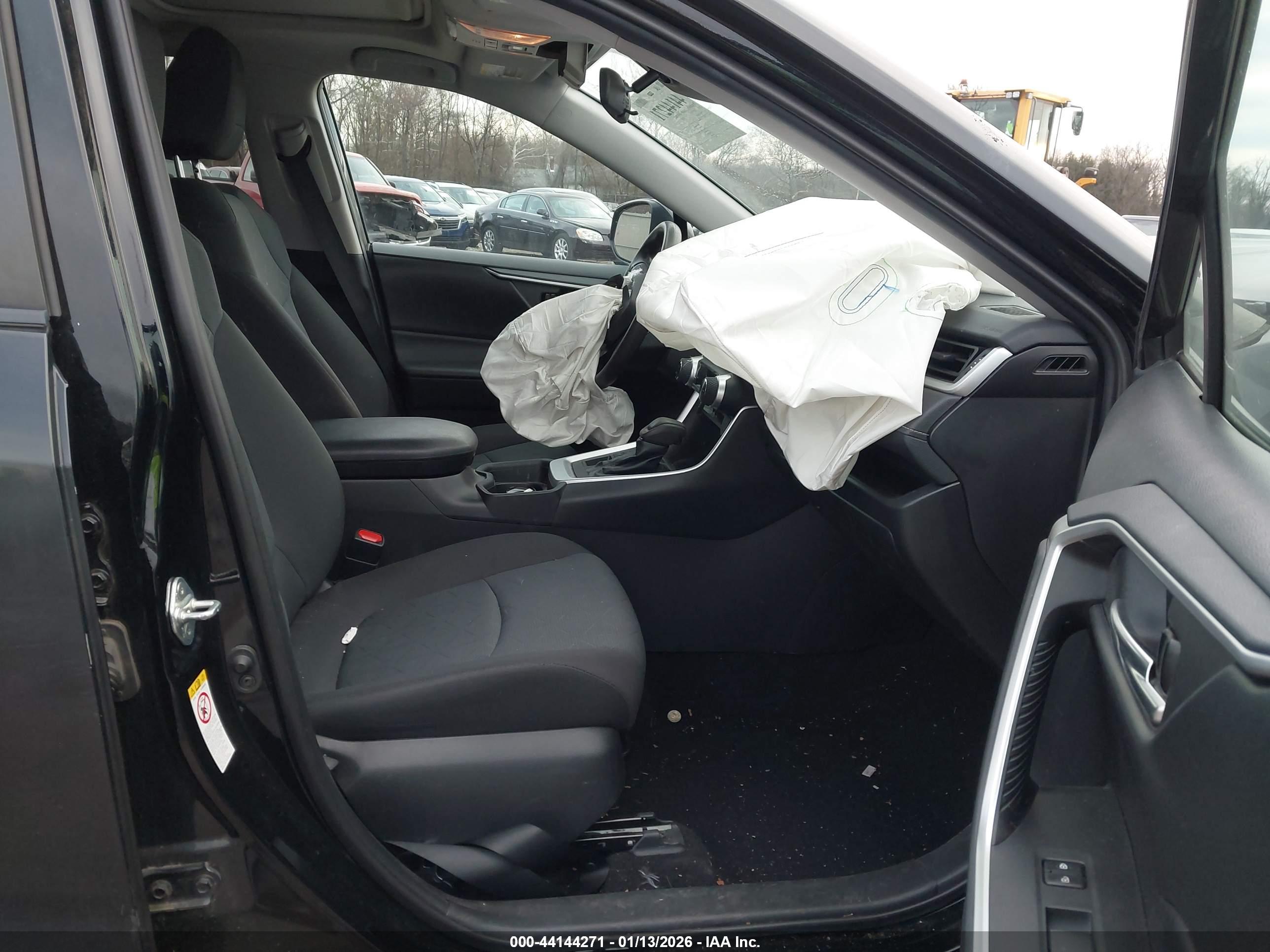 TOYOTA RAV4 image 5